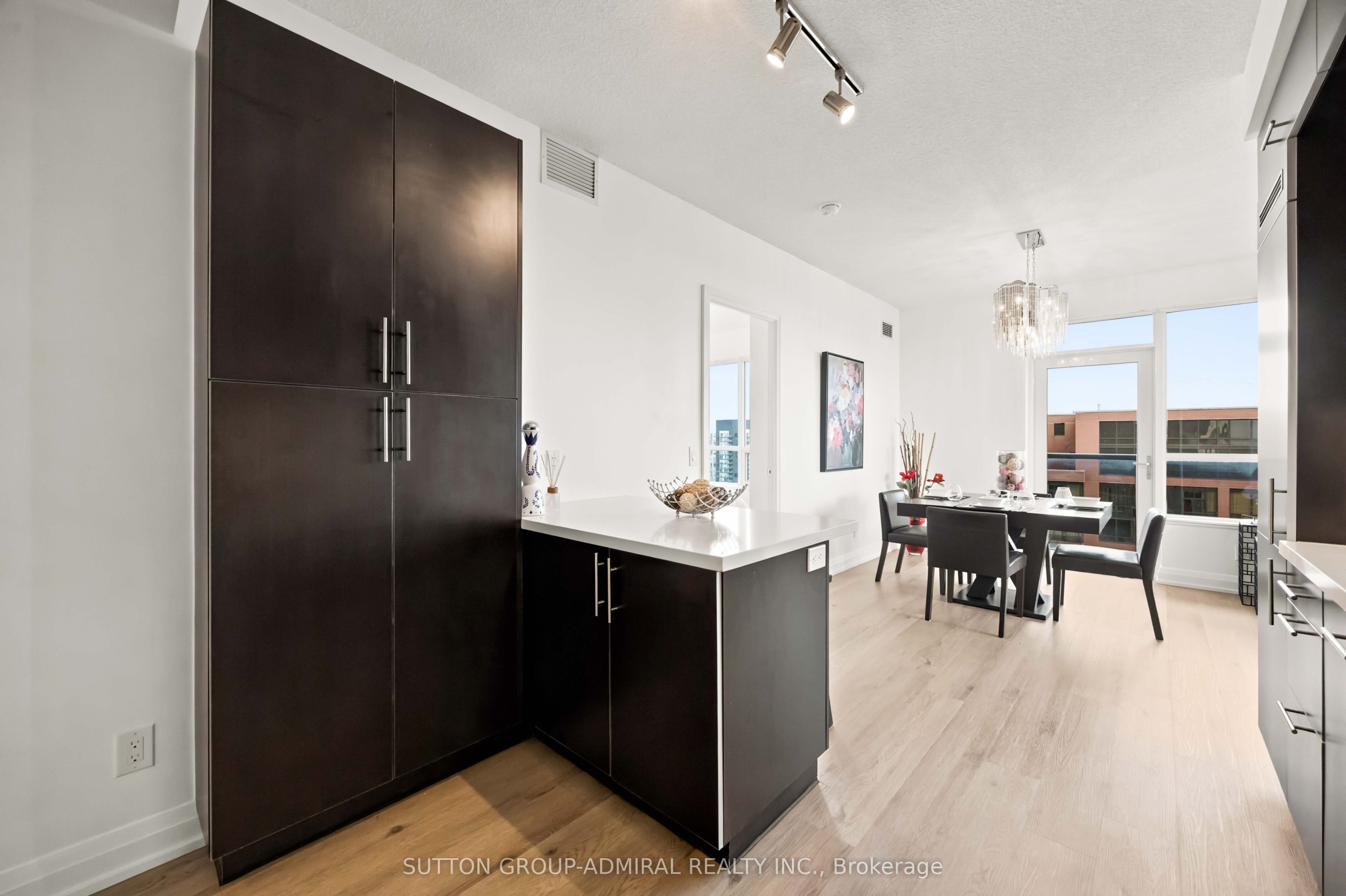 5 Sheppard Avenue E 2825, Toronto, ON M2N 0G4 photo 5
