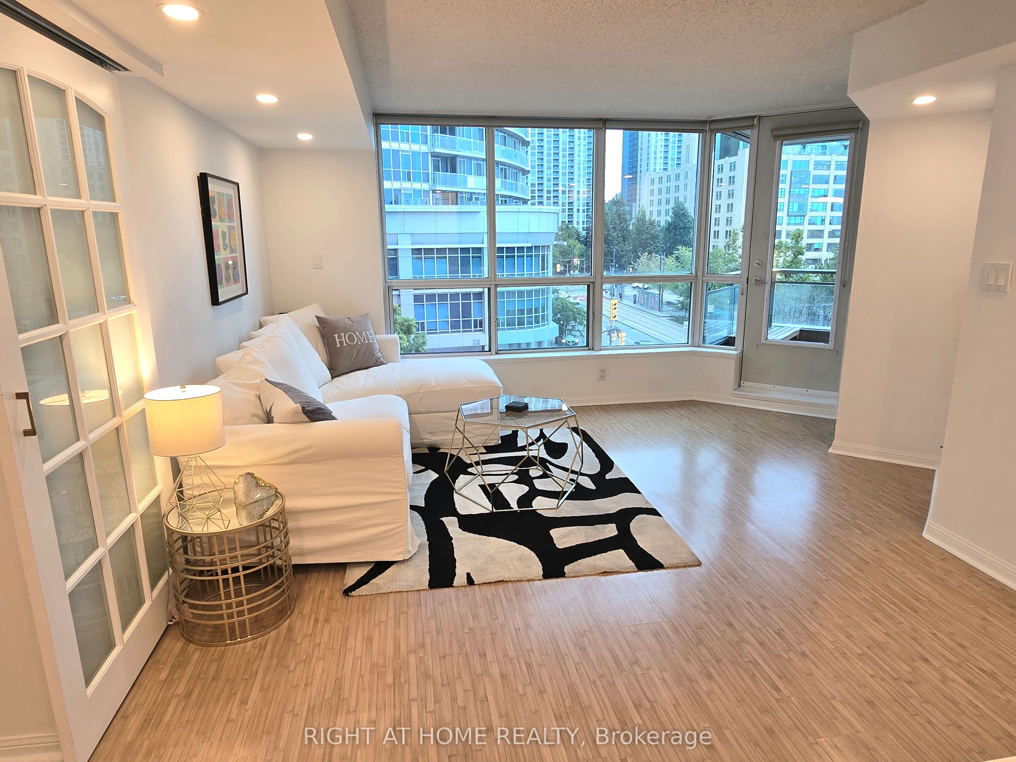 228 Queens Quay W 506, Toronto, ON M5J 2X1 photo 4
