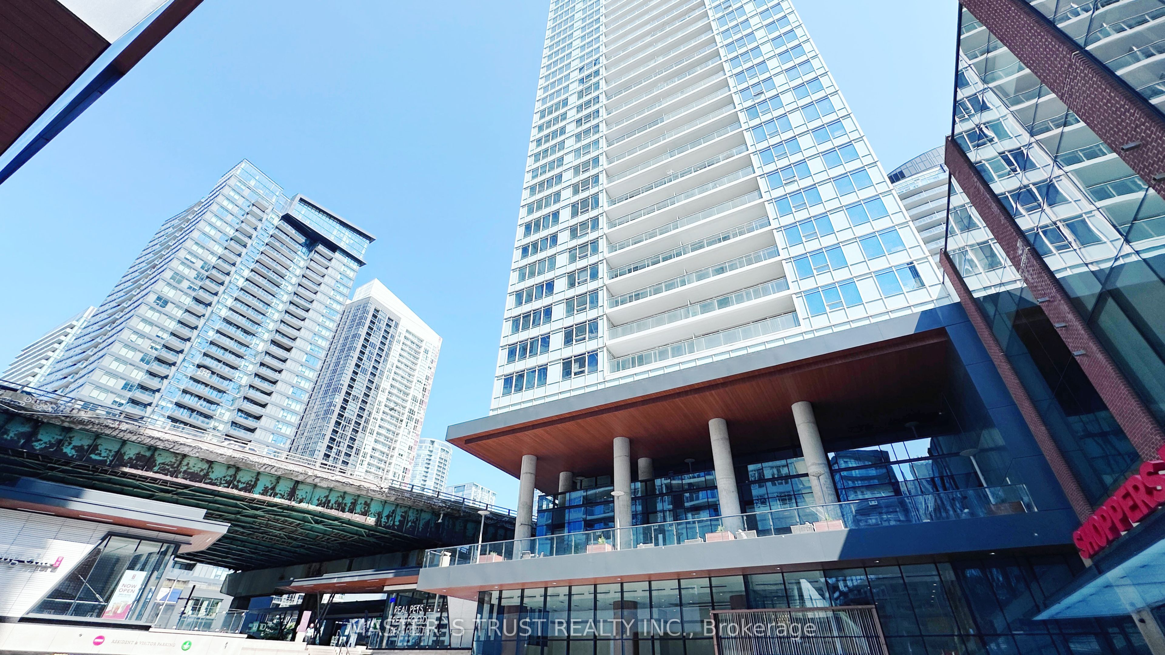 17 Bathurst Street 1715, Toronto, ON M5V 0N1