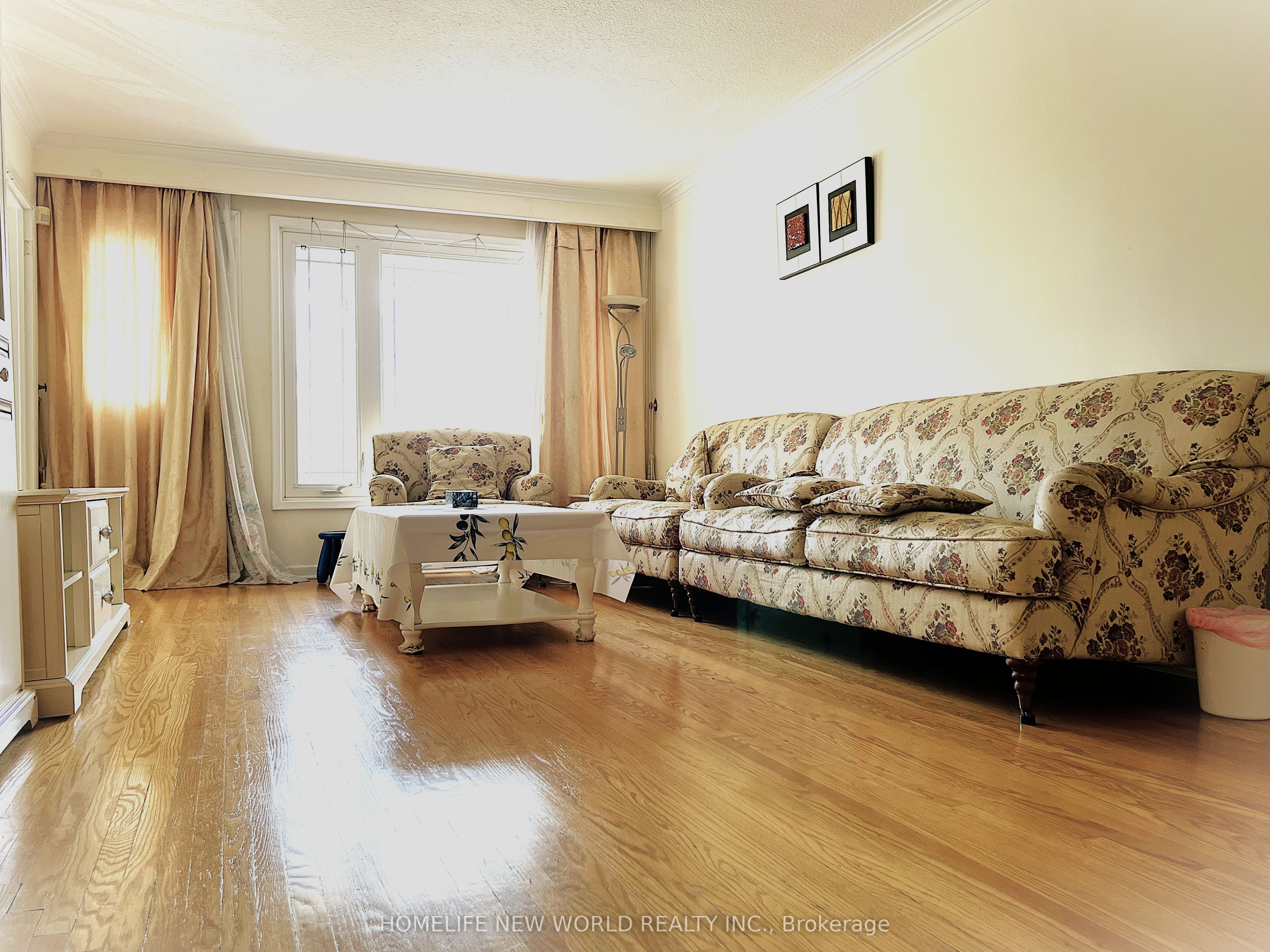 28 Greyhound Drive, Toronto, ON M2H 1K3 photo 2