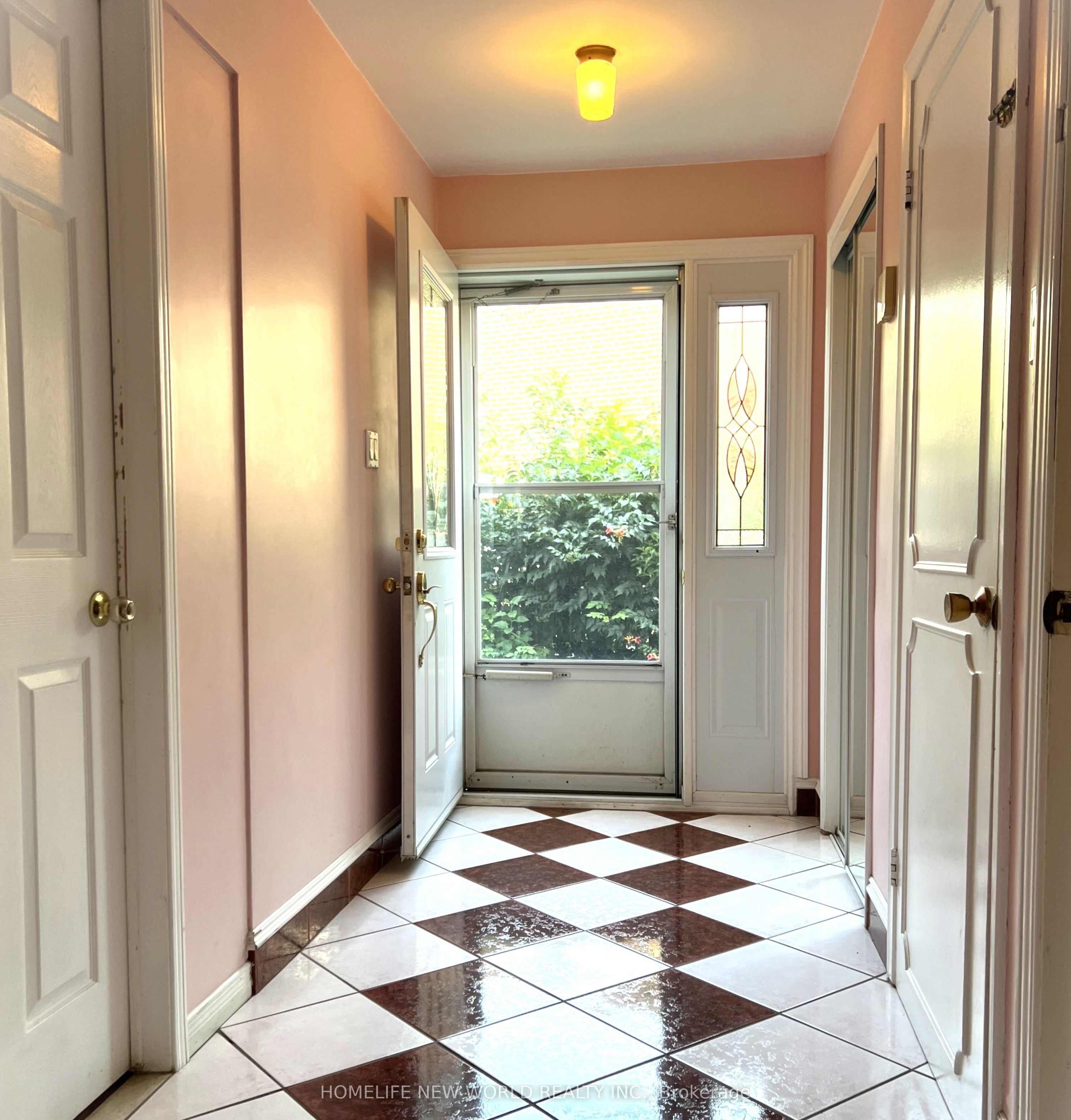 28 Greyhound Drive, Toronto, ON M2H 1K3 photo 4
