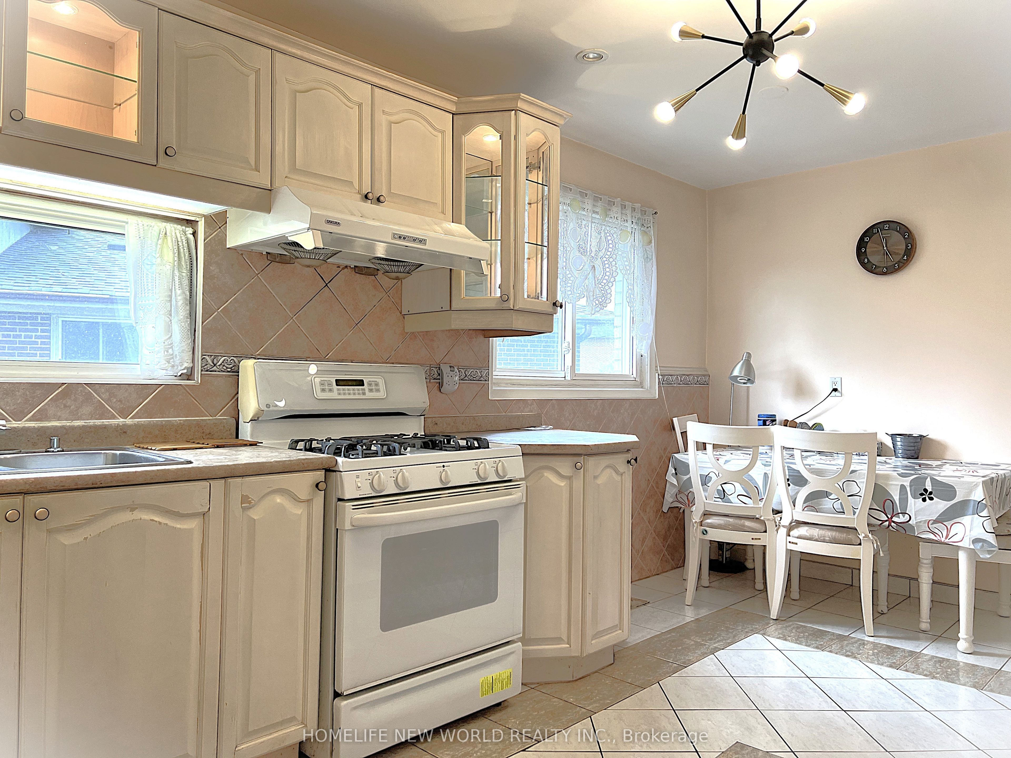 28 Greyhound Drive, Toronto, ON M2H 1K3 photo 5