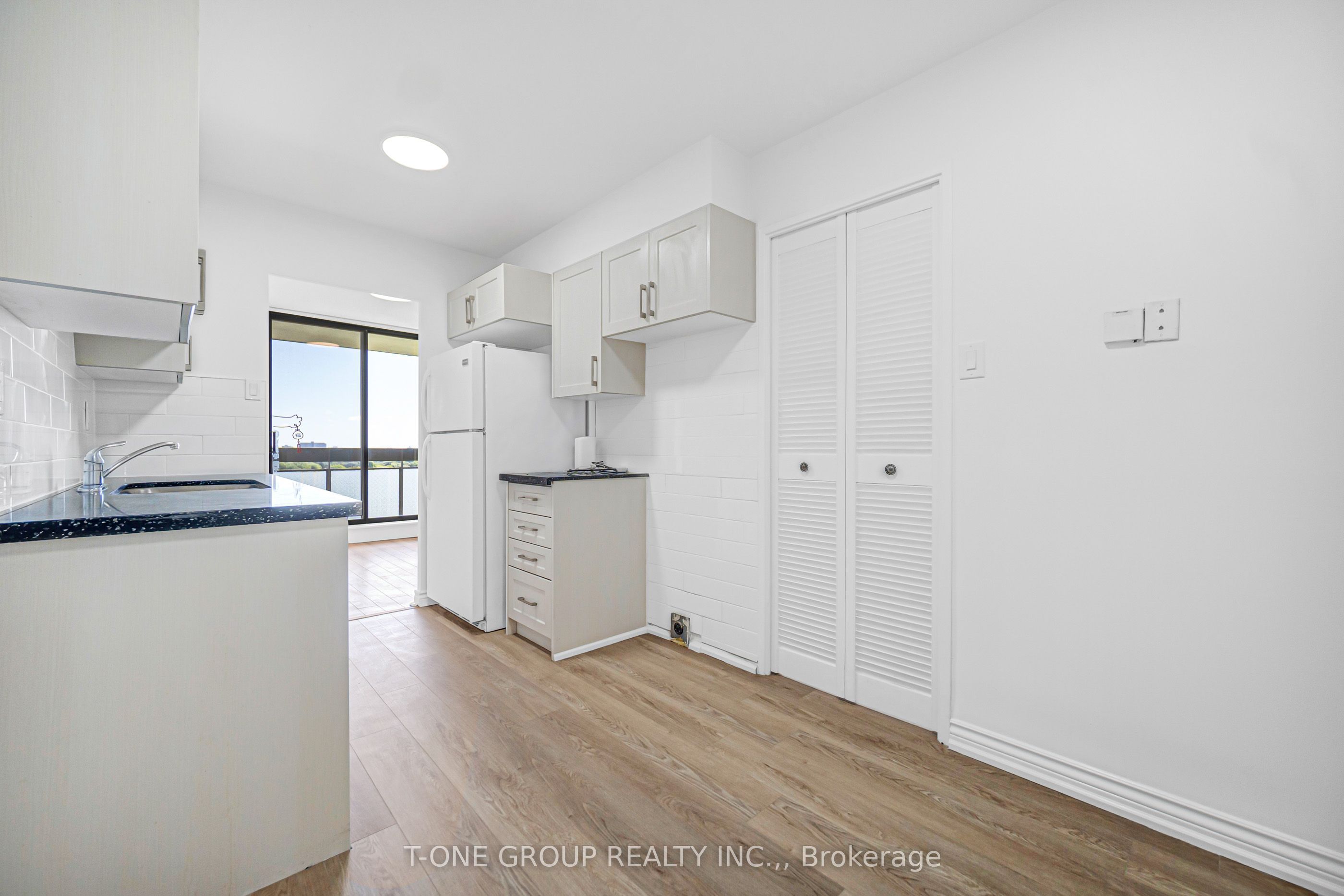 350 Seneca Hill Drive 1511, Toronto, ON M2J 4S7