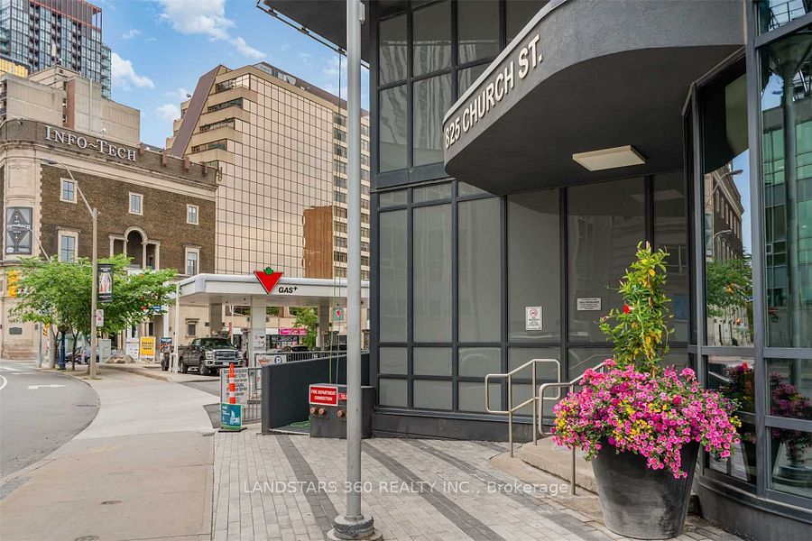 825 Church Street 3201, Toronto, ON M4W 3Z4 photo 2