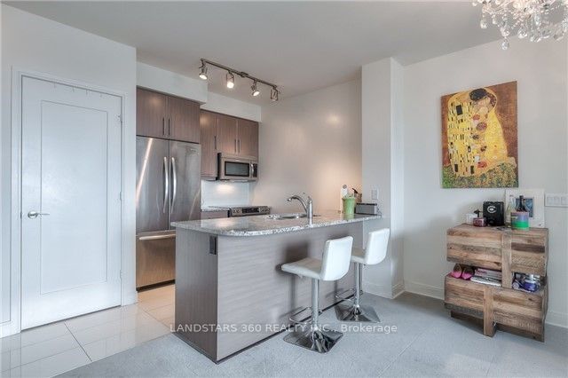 825 Church Street 3201, Toronto, ON M4W 3Z4 photo 4