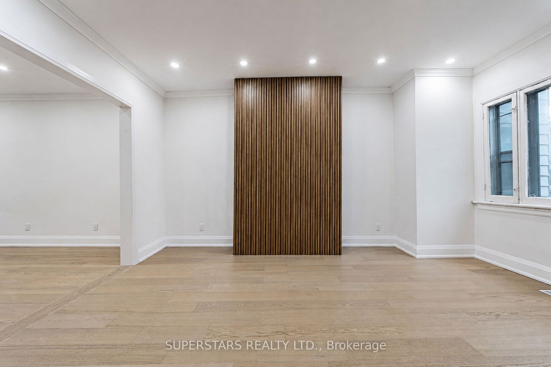 105 Bellwoods Avenue, Toronto, ON M6J 3N4 photo 5