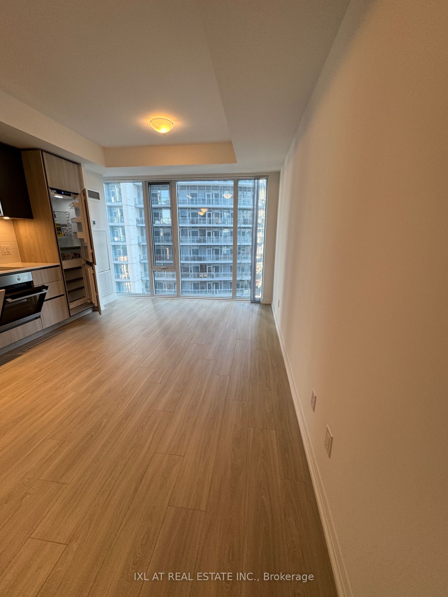 8 Widmer Street 1708, Toronto, ON M5V 2E7 photo 3