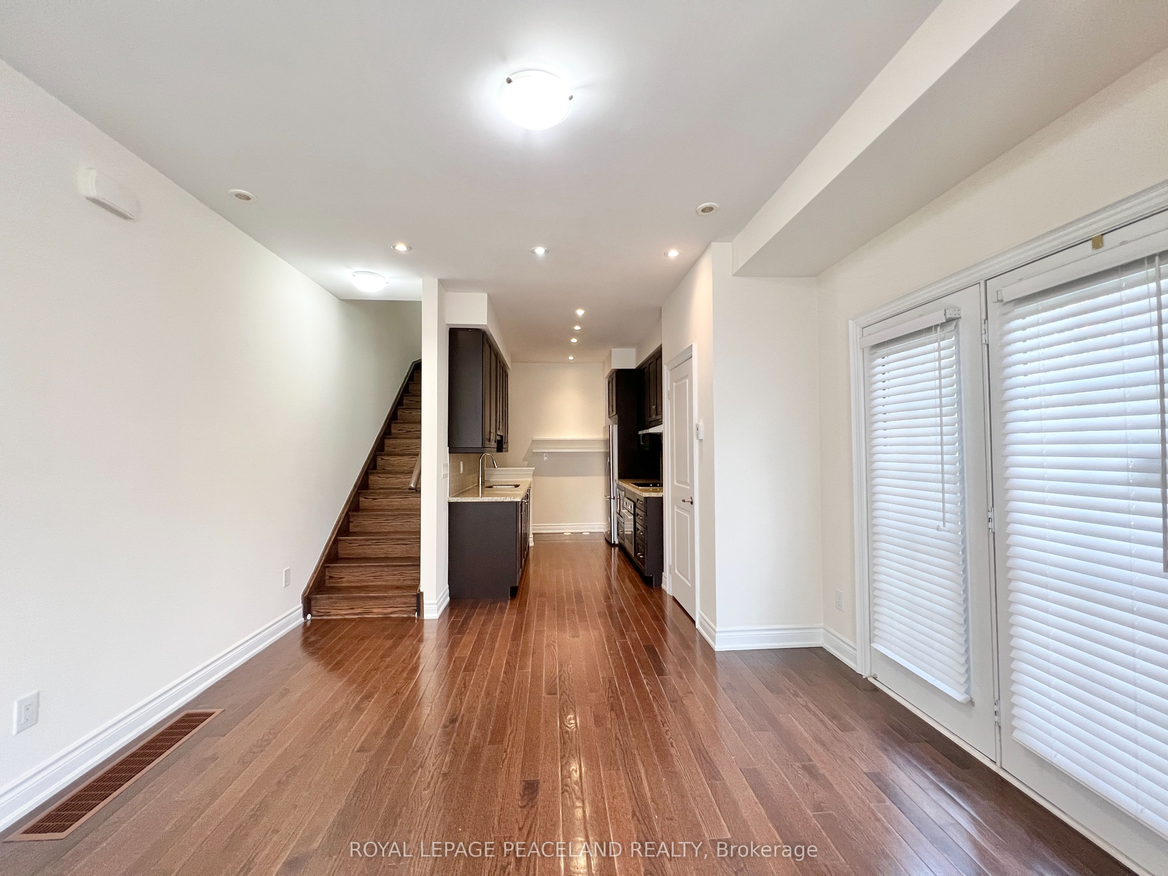 82 Hargrave Lane, Toronto, ON M4N 0A4 photo 5