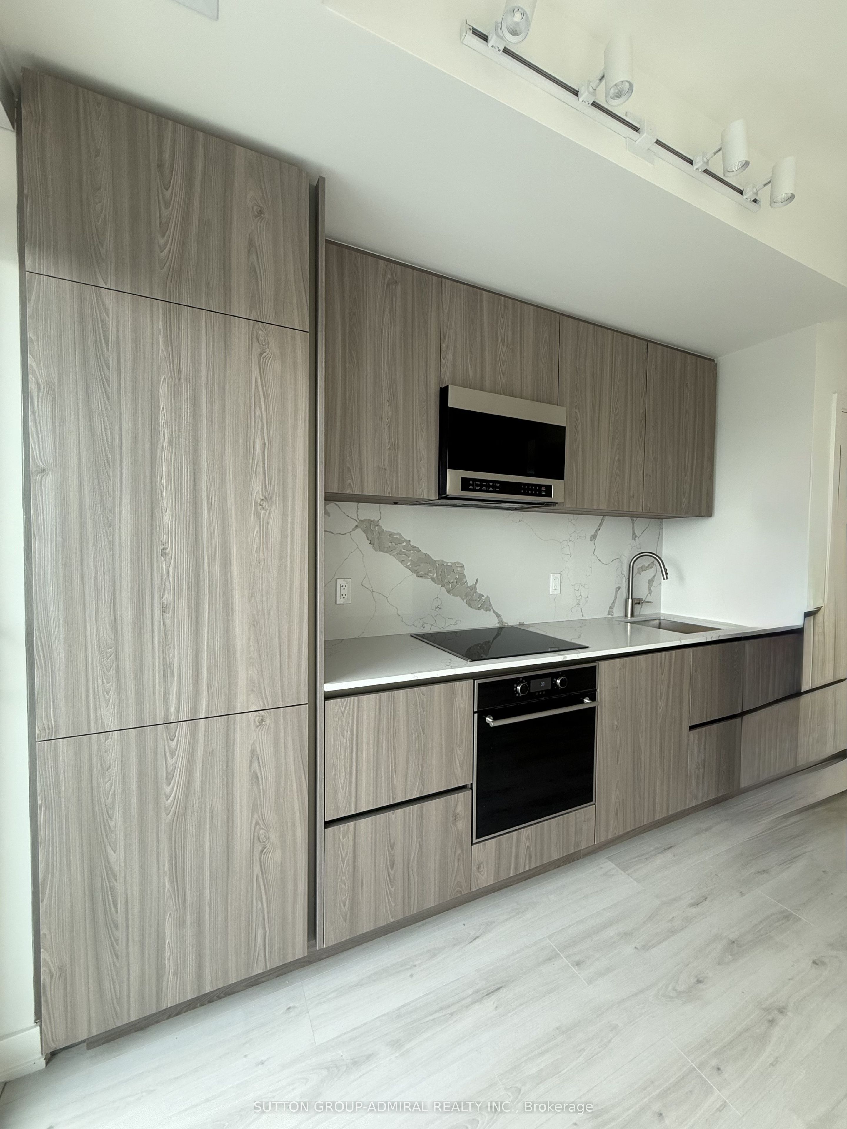 120 Broadway Avenue # 2204 N, Toronto, ON M4P 0E9 photo 3