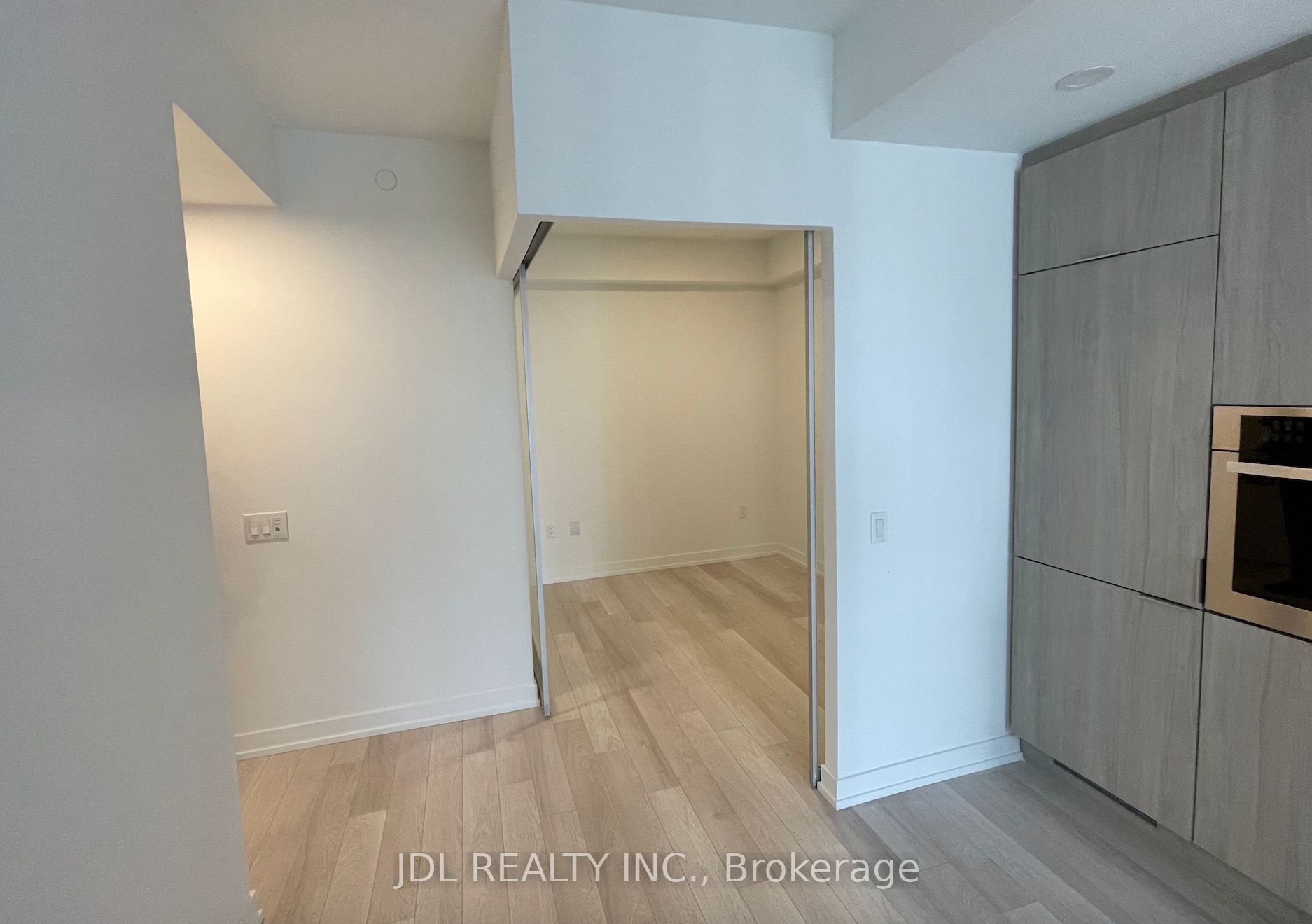 39 Roehampton Avenue, Toronto, ON M4P 0G1 photo 2