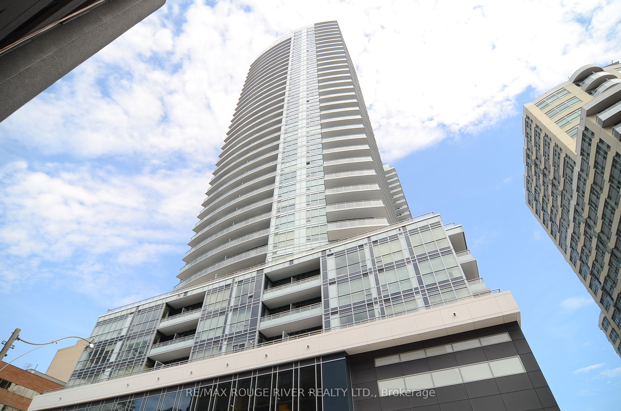 89 Dunfield Avenue 509, Toronto, ON M4S 0A4