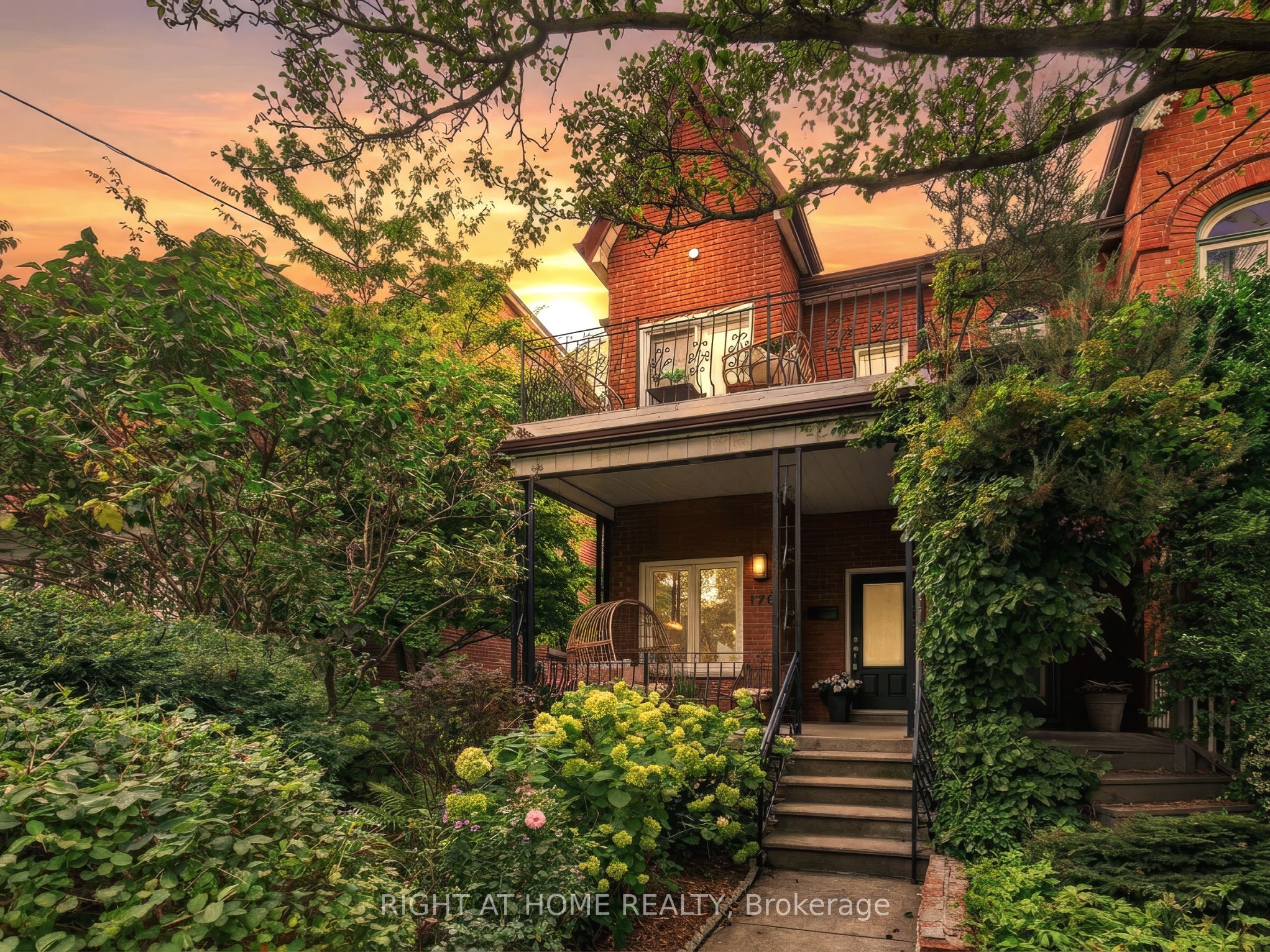 170 Margueretta Street, Toronto, ON M6H 3S3