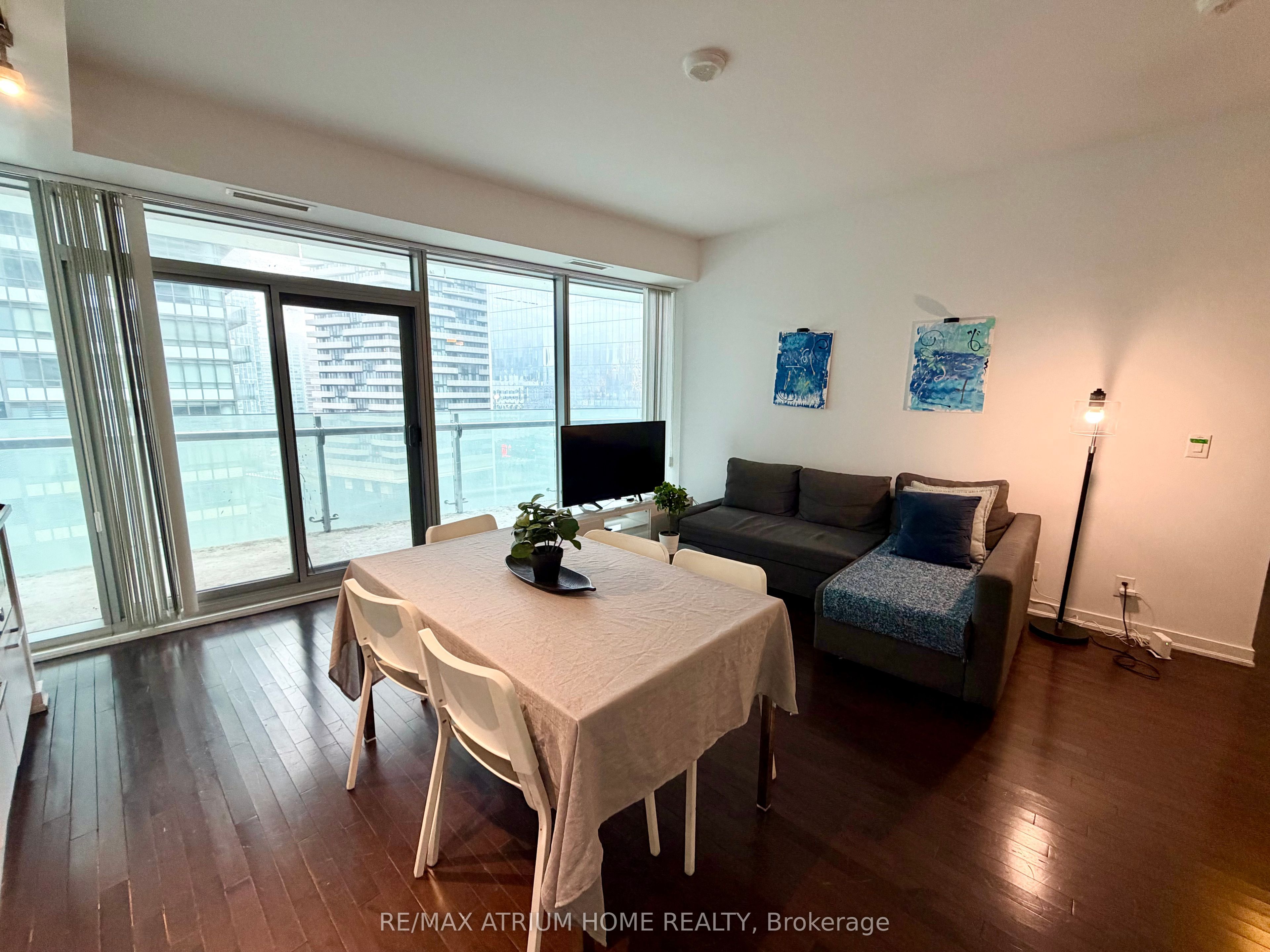 14 York Street 1501, Toronto, ON M5J 0B1 photo 4