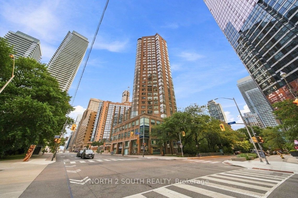44 St Joseph Street 702, Toronto, ON M4Y 2W4 photo 2