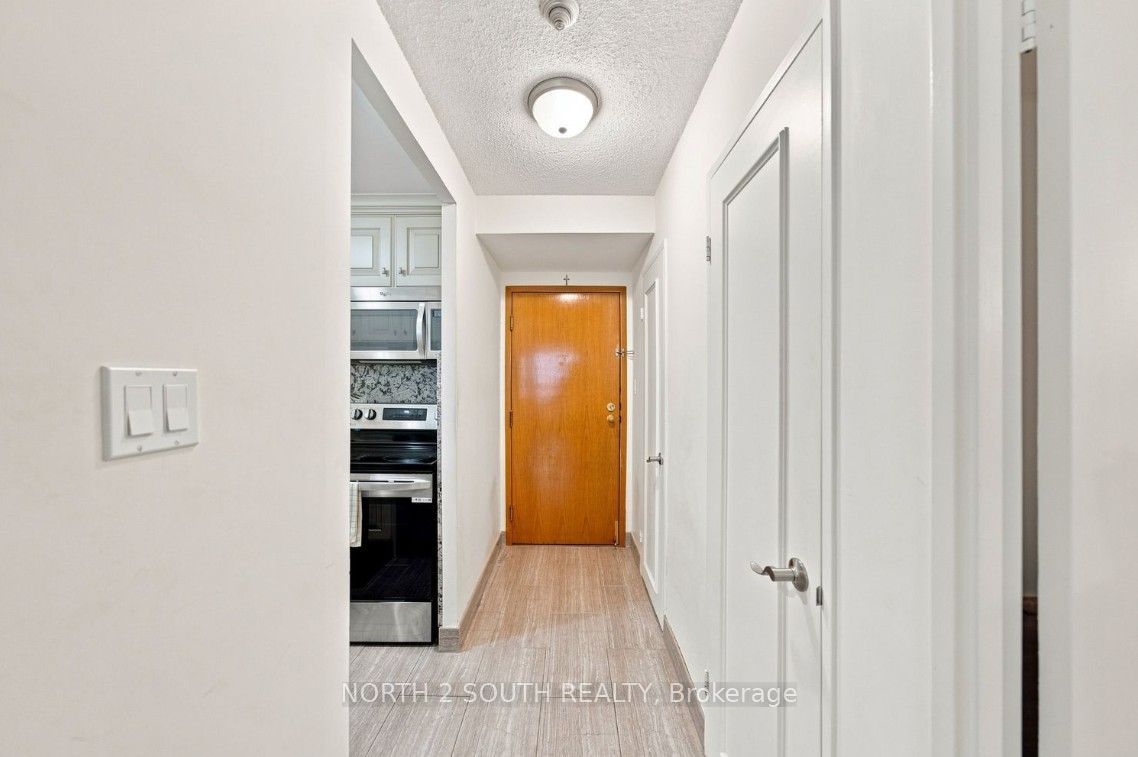 44 St Joseph Street 702, Toronto, ON M4Y 2W4 photo 5