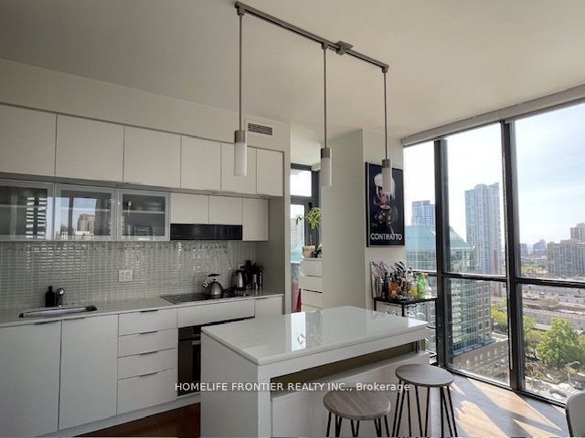 110 SW Charles Street E 1803, Toronto, ON M4Y 1T5 photo 2