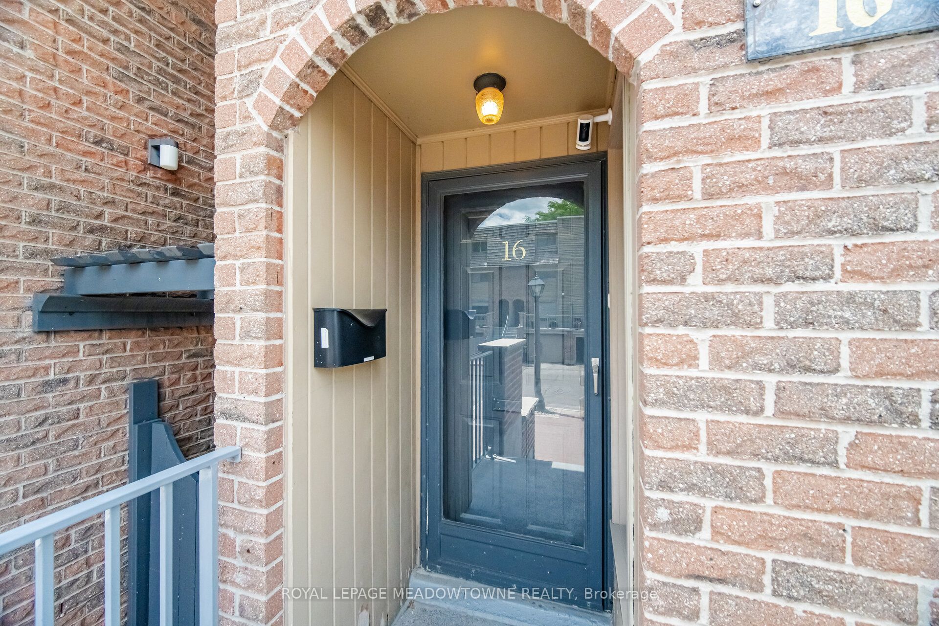 16 Dutch Myrtle Way, Toronto, ON M3B 3K8 photo 4