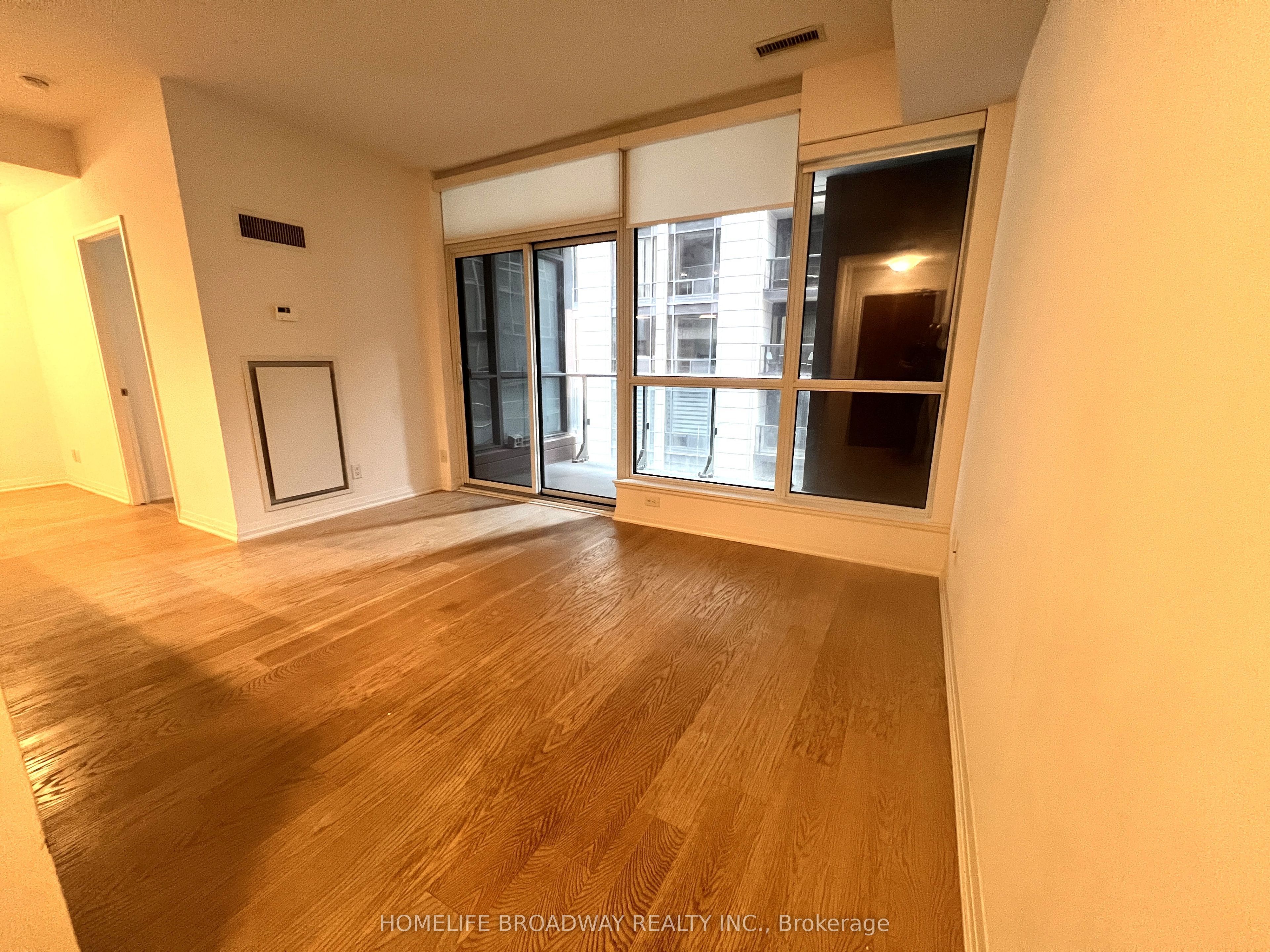 8 Mercer Street 907, Toronto, ON M5V 0C4 photo 4