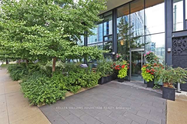 25 Stafford Street 503, Toronto, ON M5V 0G3