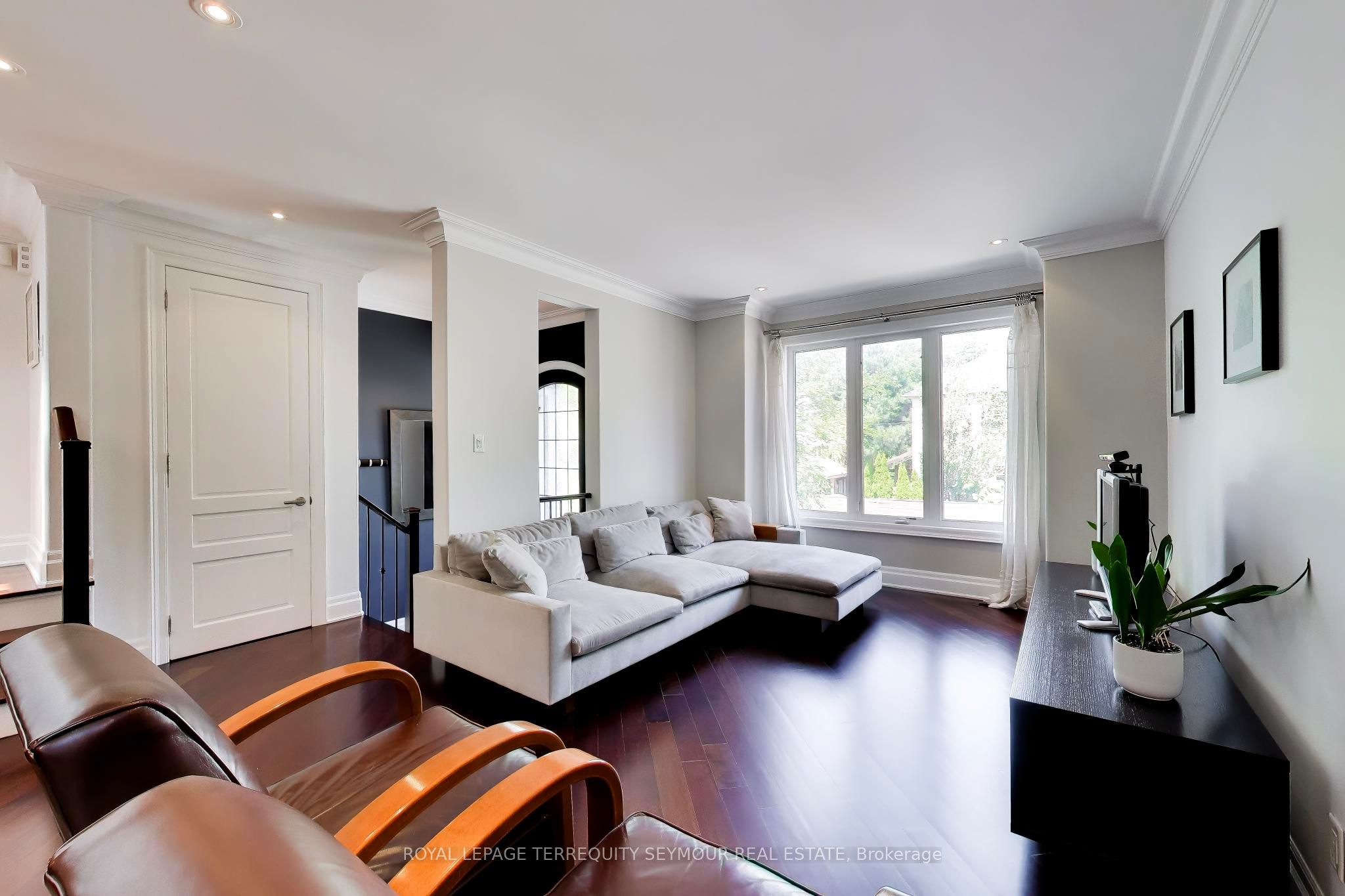 459 Soudan Avenue, Toronto, ON M4S 1X1 photo 3