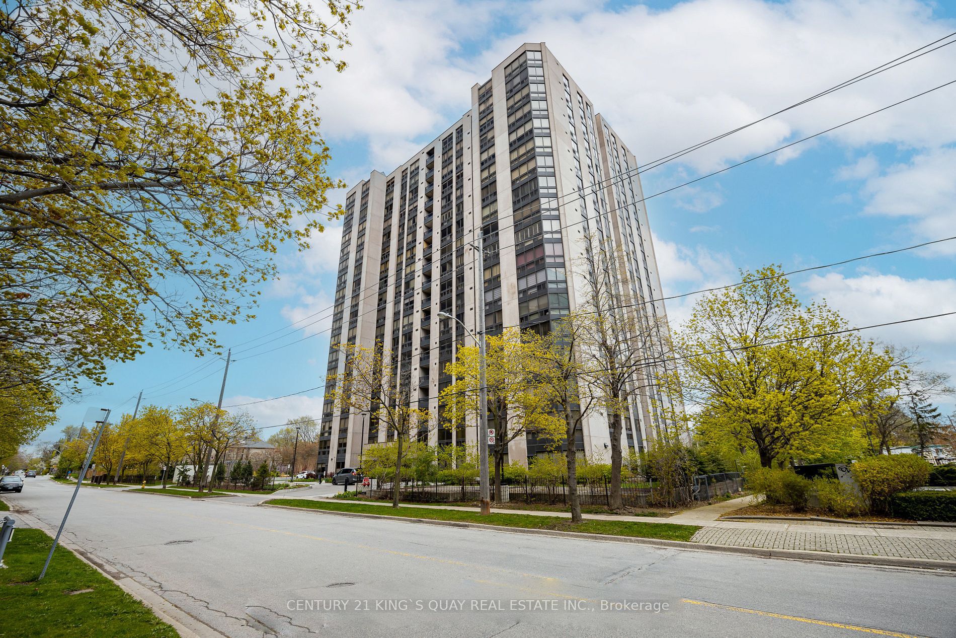 5 Kenneth Avenue 1702, Toronto, ON M2N 6M7