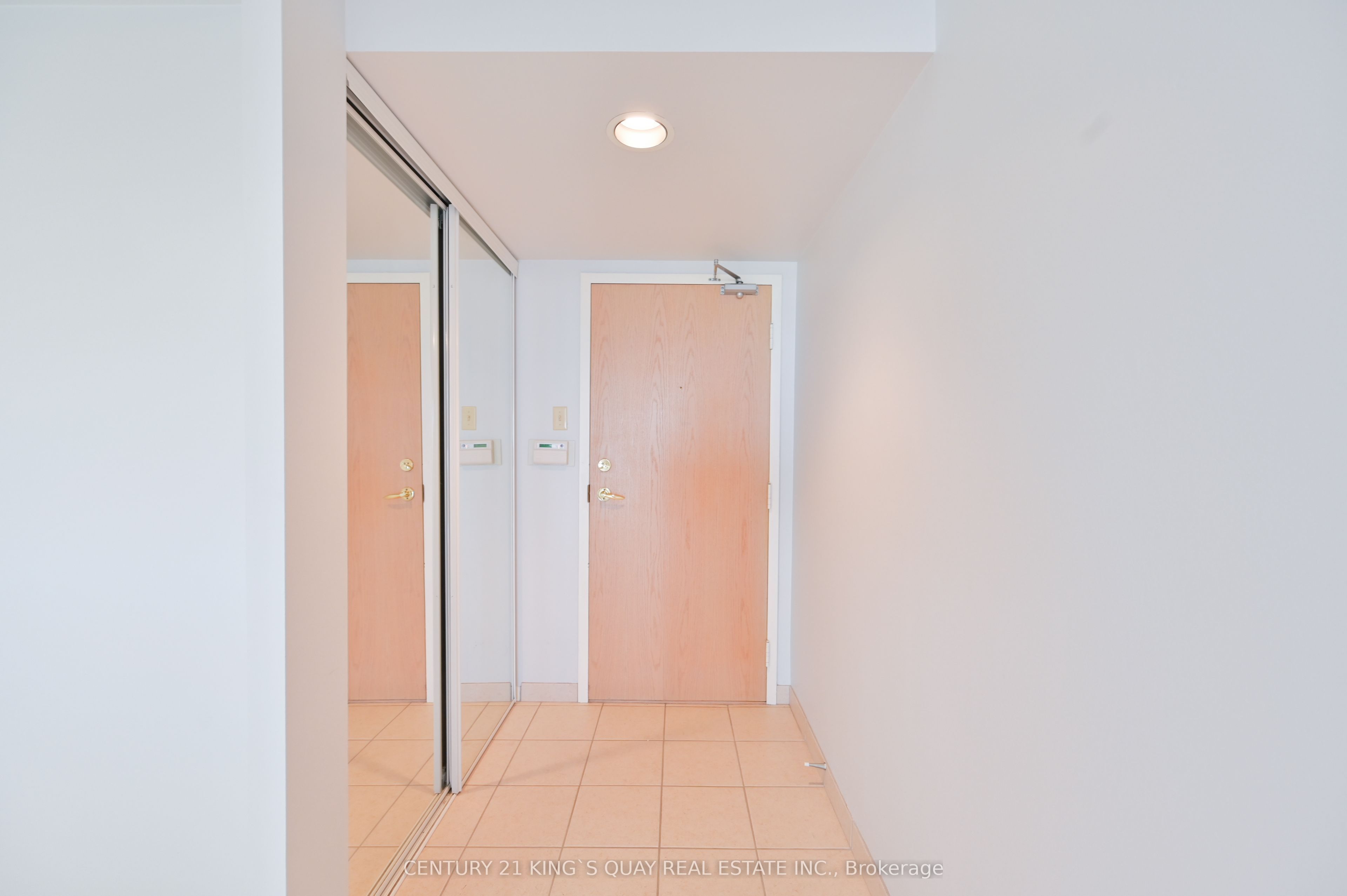 5 Kenneth Avenue 1702, Toronto, ON M2N 6M7 photo 2
