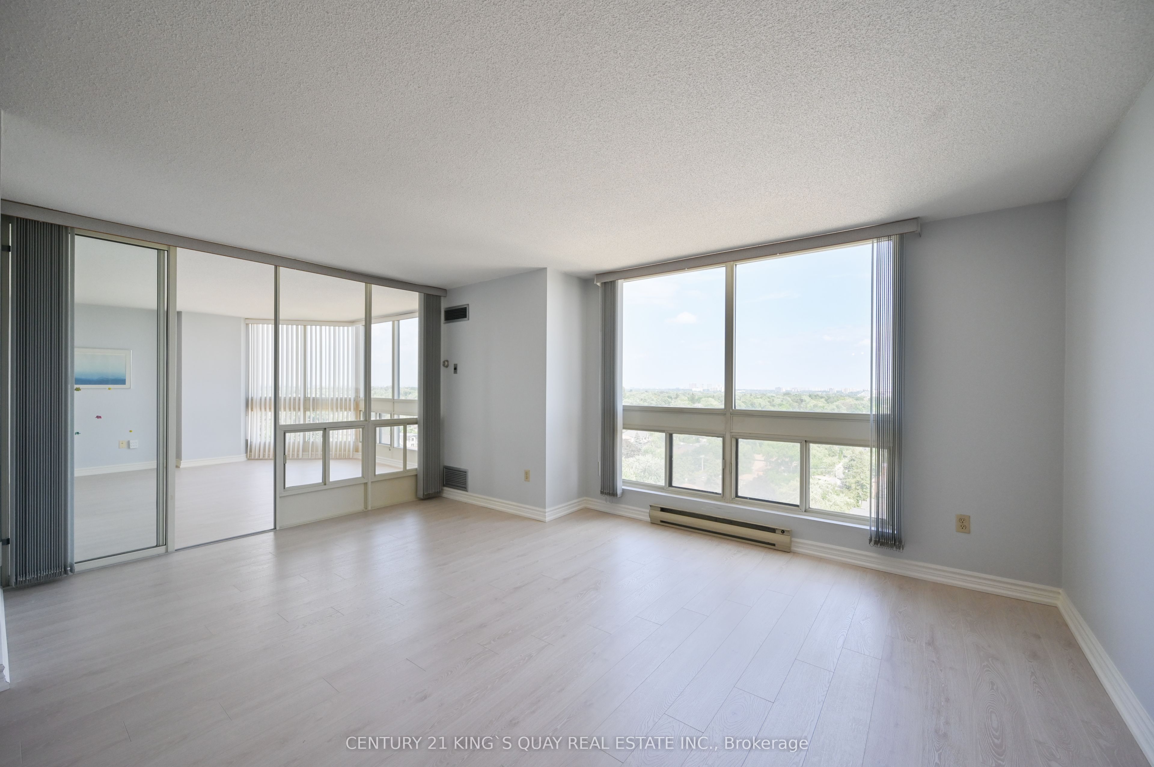 5 Kenneth Avenue 1702, Toronto, ON M2N 6M7 photo 3