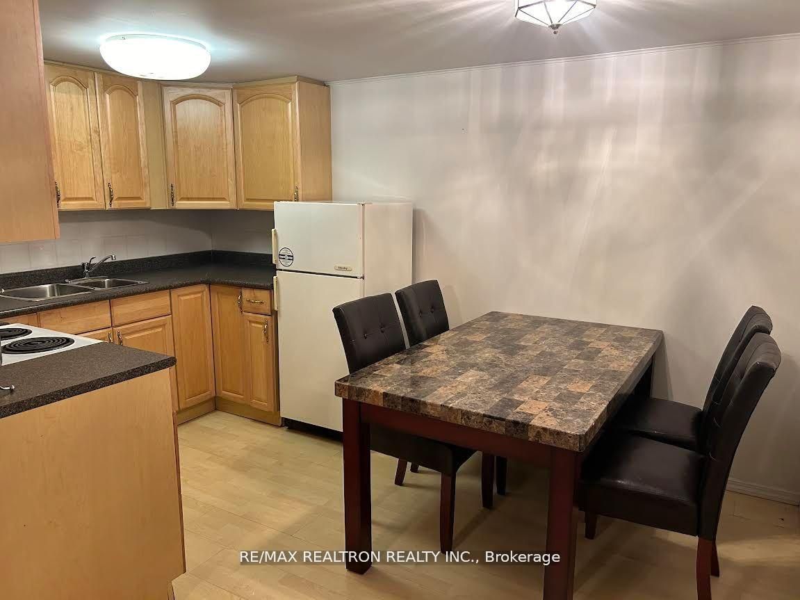 22 Gormley Avenue LL, Toronto, ON M4V 1Y8 photo 5