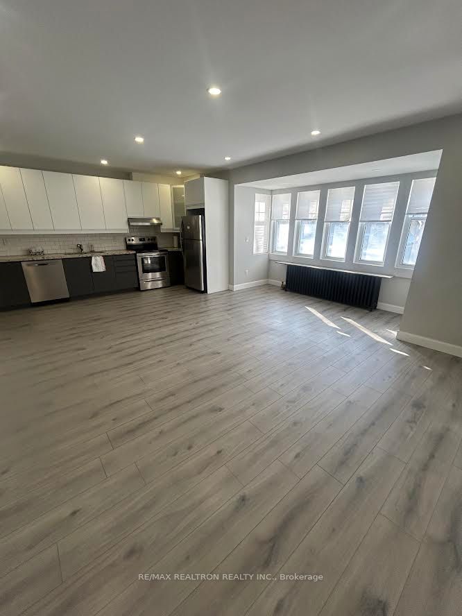 485 Oriole Parkway Main, Toronto, ON M5P 2H9 photo 2