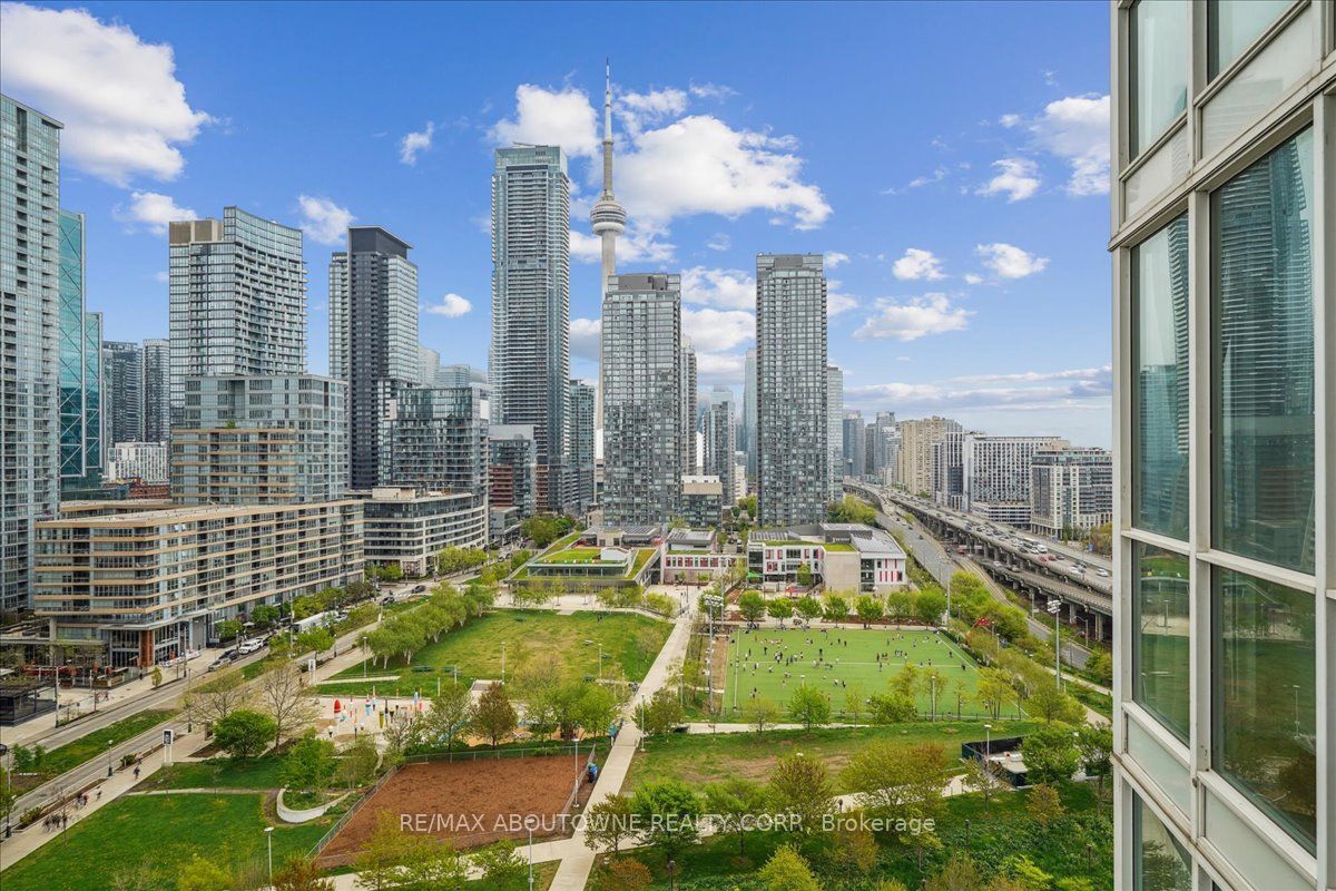 75 Queens Wharf Road 1901, Toronto, ON M5V 0J8 photo 3