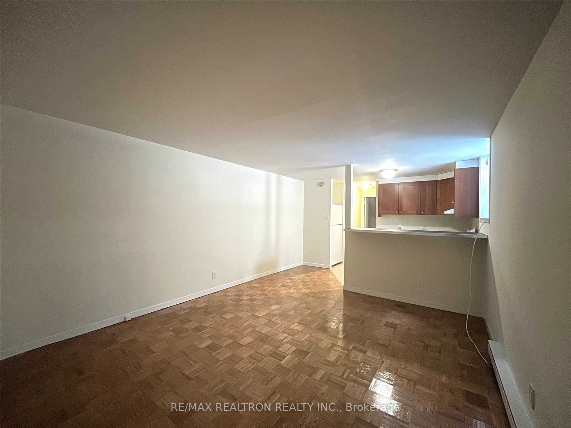 485 Oriole Parkway A, Toronto, ON M5P 2H9 photo 3