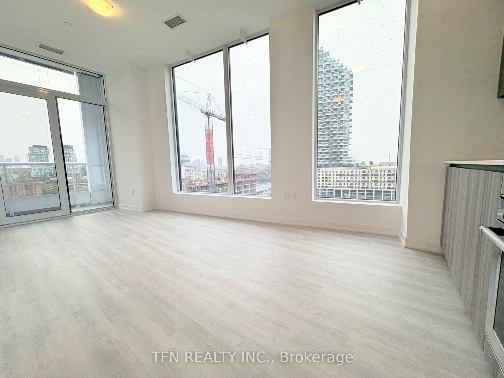 15 Richardson Street 1405, Toronto, ON M5A 0Y5 photo 3