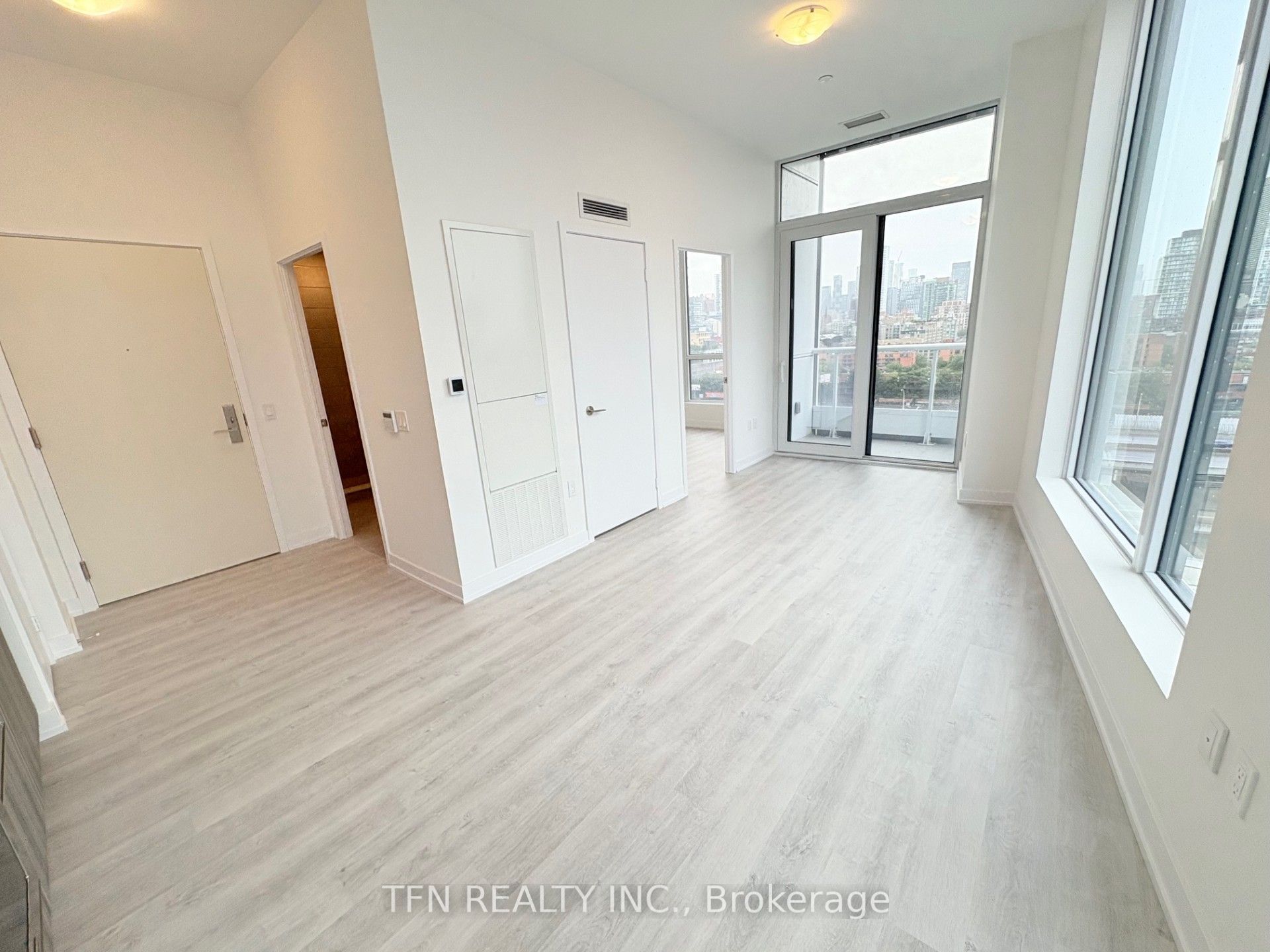 15 Richardson Street 1405, Toronto, ON M5A 0Y5 photo 4