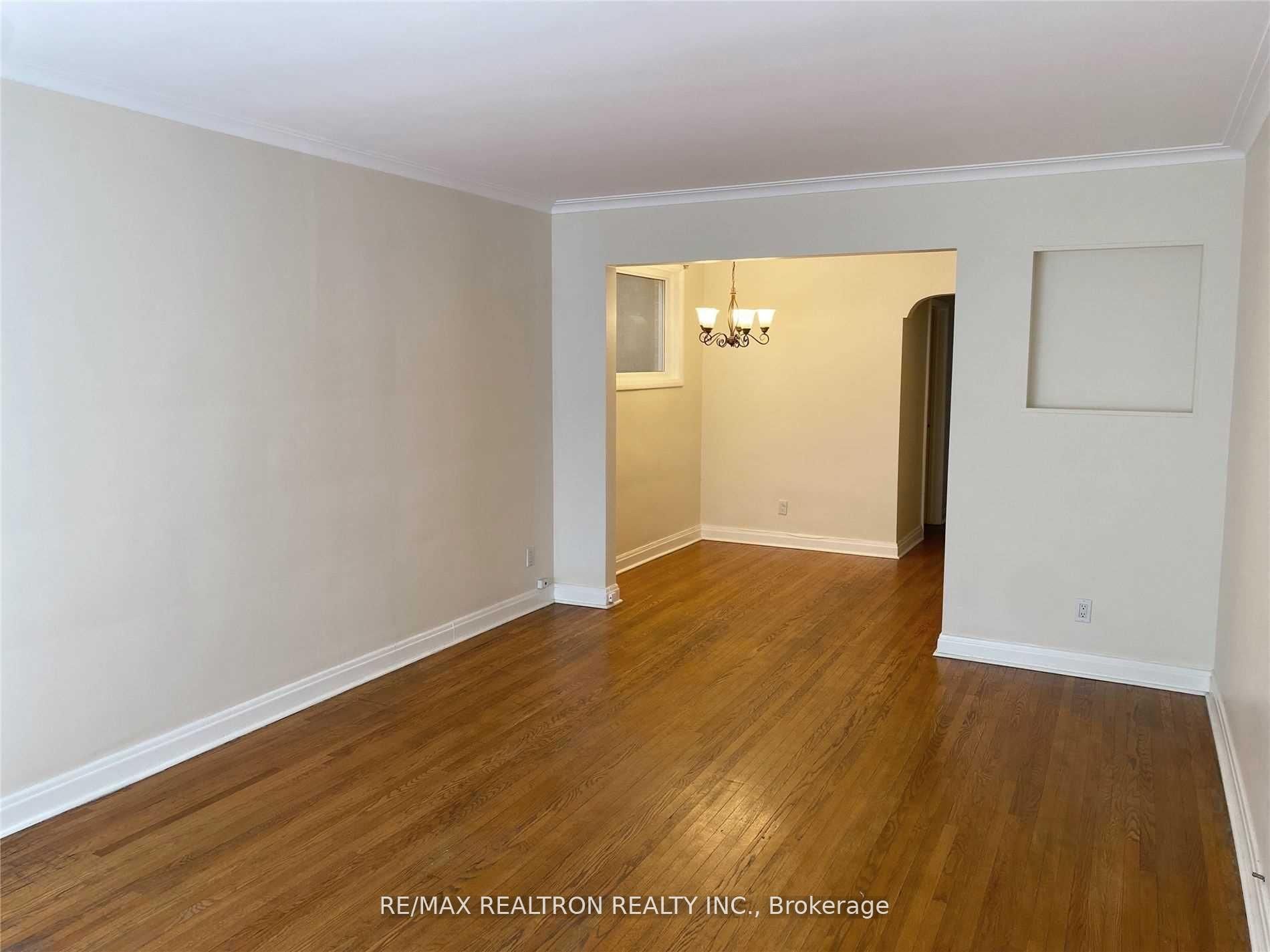 22 N Gormley Avenue Main, Toronto, ON M4V 1Y8 photo 2