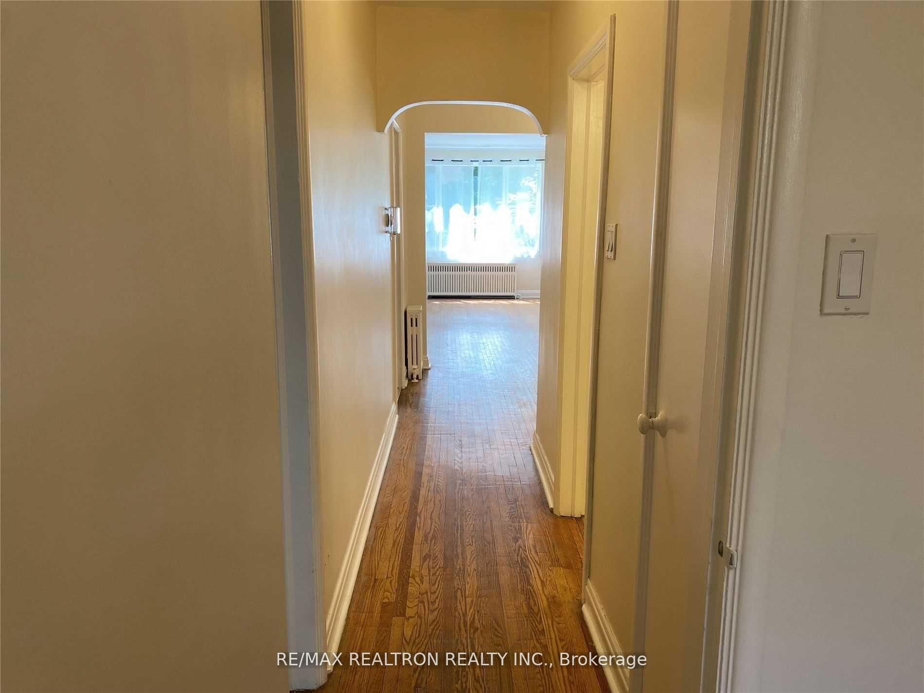 22 N Gormley Avenue Main, Toronto, ON M4V 1Y8 photo 3