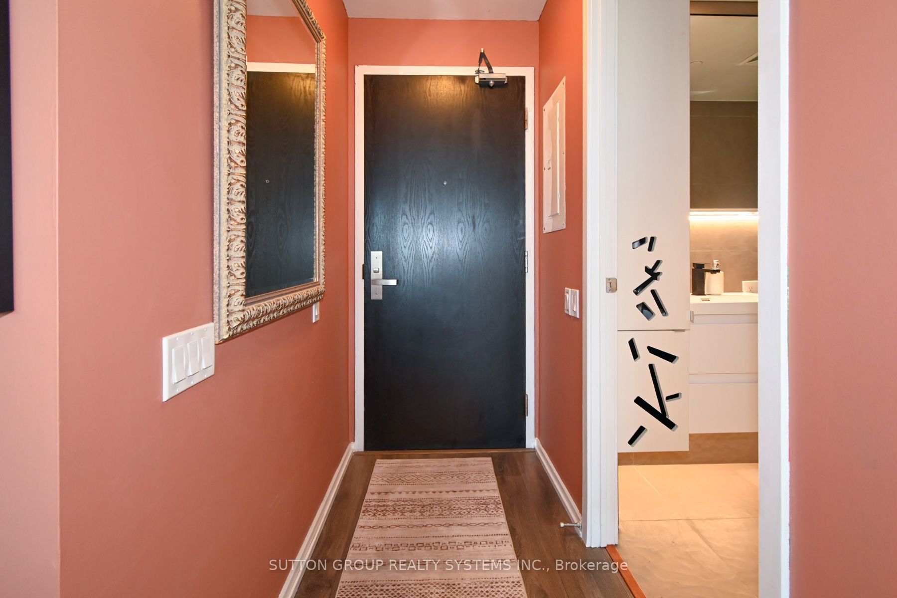 125 Peter Street 2004, Toronto, ON M5V 0M2 photo 2