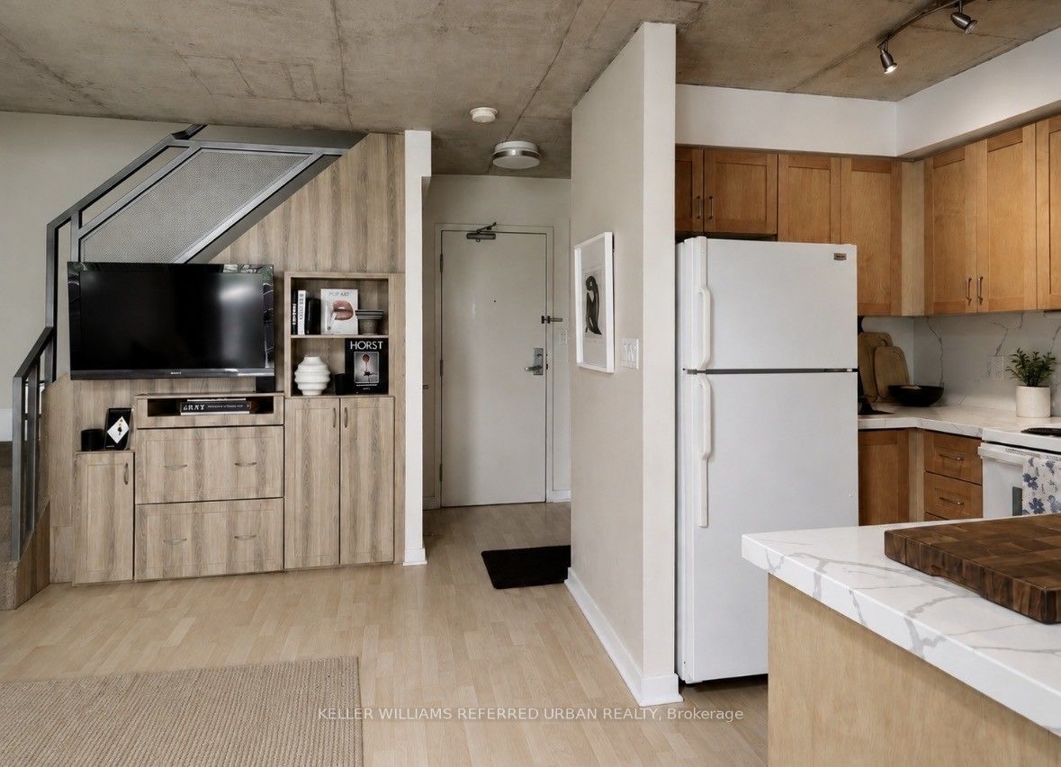 800 King Street W 209, Toronto, ON M5V 3M7 photo 4