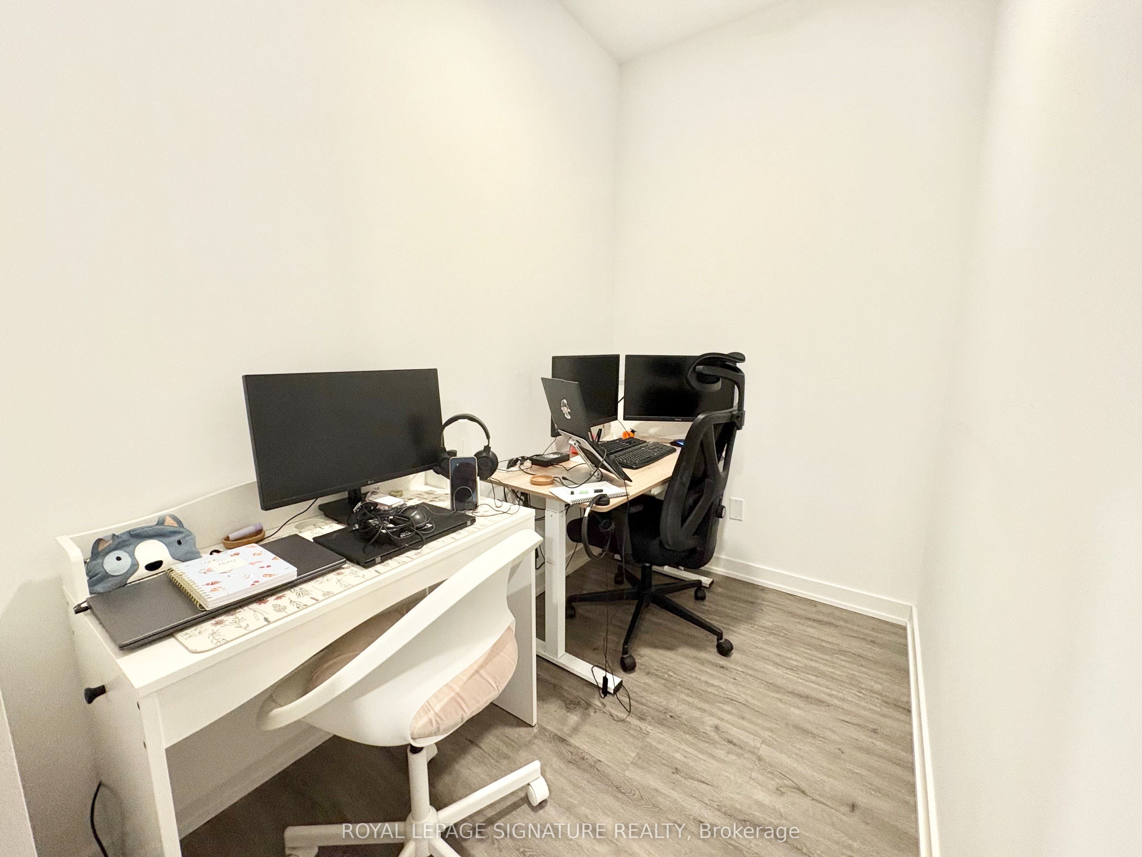 1 Cardiff Road 605, Toronto, ON M4P 0G2 photo 3