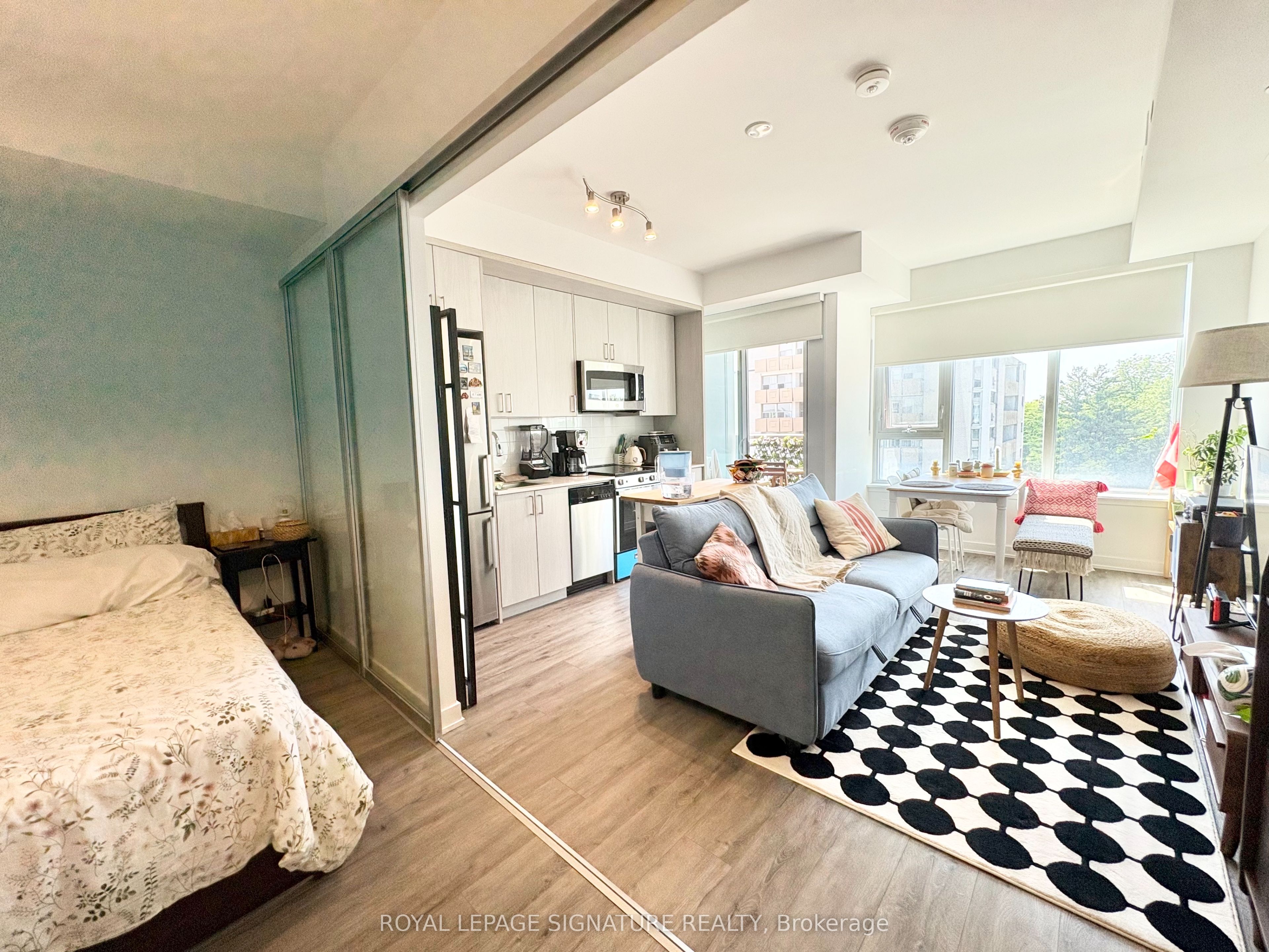 1 Cardiff Road 605, Toronto, ON M4P 0G2 photo 4