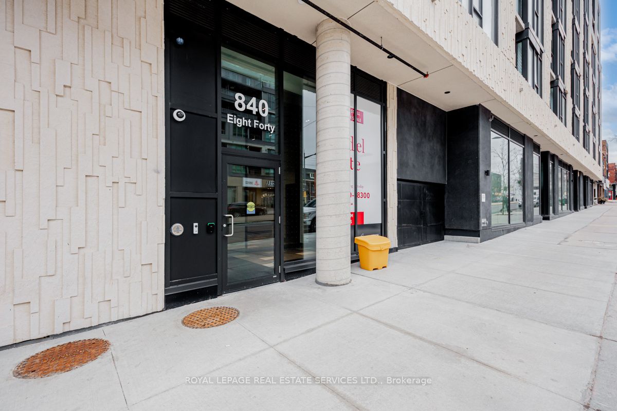 840 St. Clair Avenue W 311, Toronto, ON M6C 0A4 photo 2