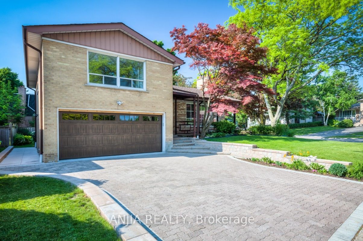 17 Ealing Drive, Toronto, ON M2L 2R4 photo 3
