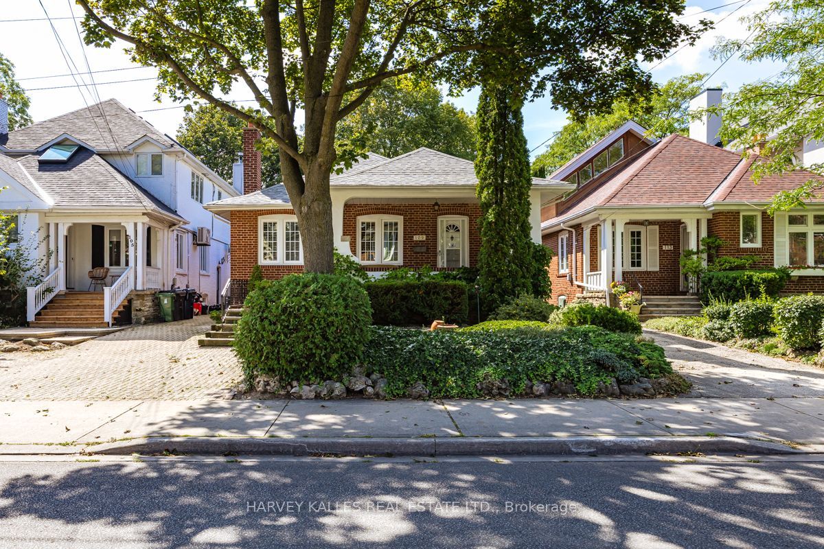 109 Old Orchard Grove, Toronto, ON M5M 2E1 photo 2