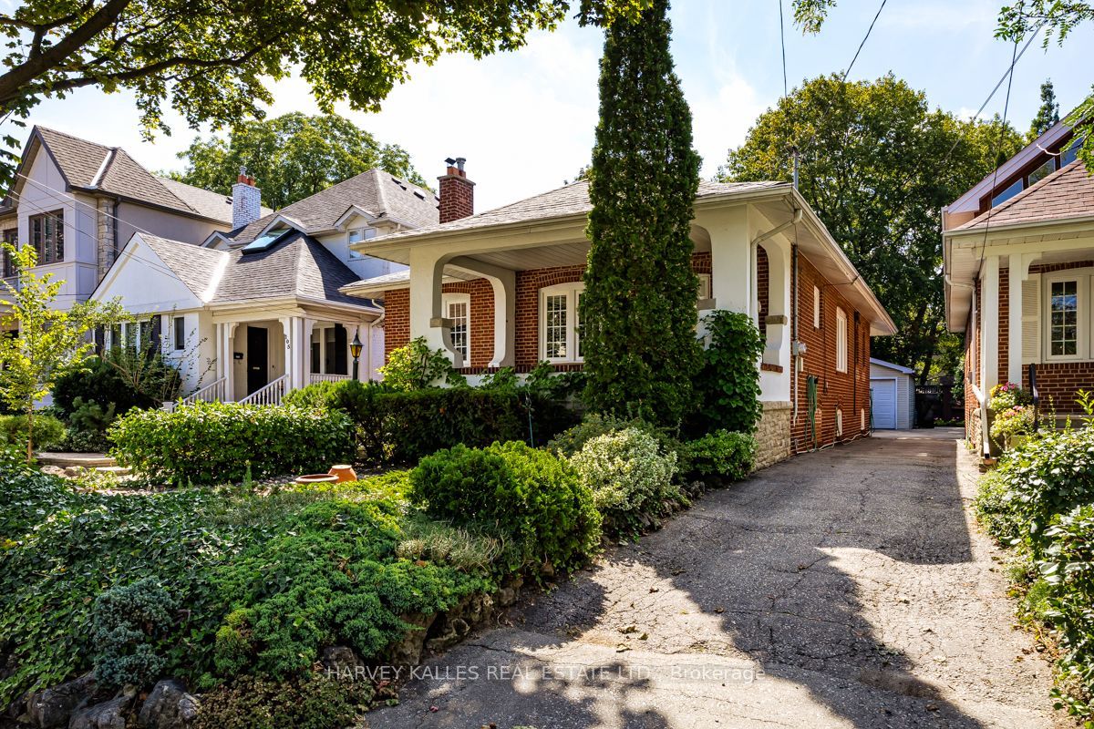 109 Old Orchard Grove, Toronto, ON M5M 2E1 photo 3