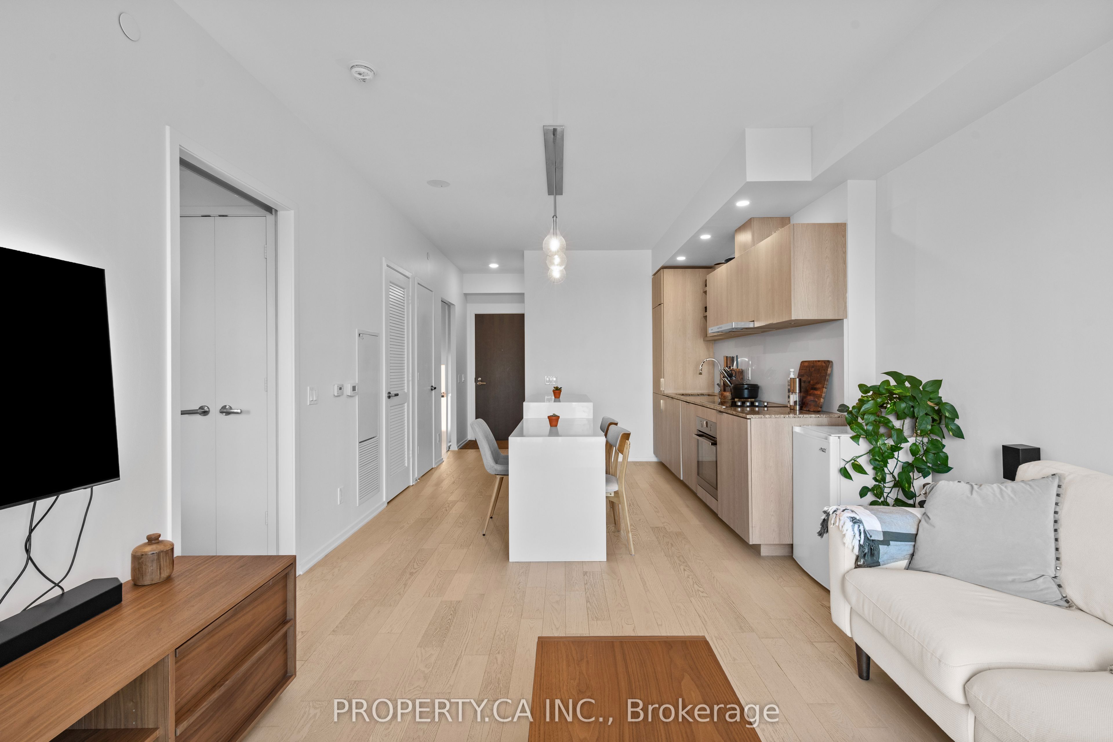 12 Bonnycastle Street 710, Toronto, ON M5A 0C8 photo 4