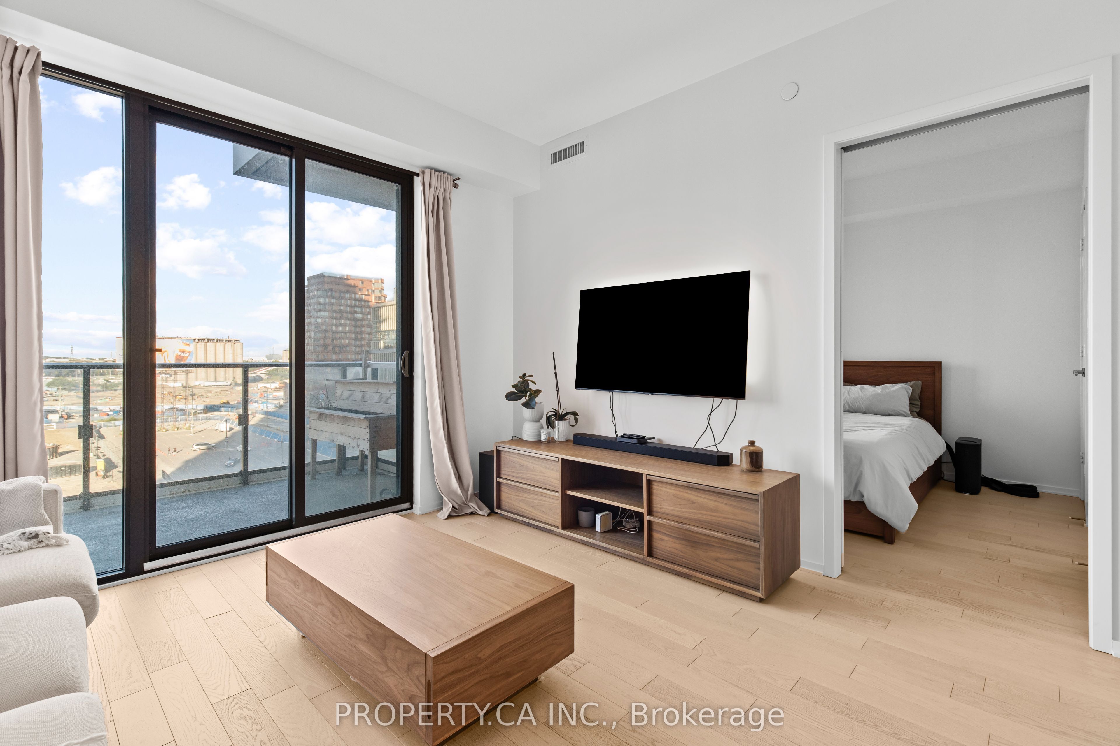 12 Bonnycastle Street 710, Toronto, ON M5A 0C8 photo 5