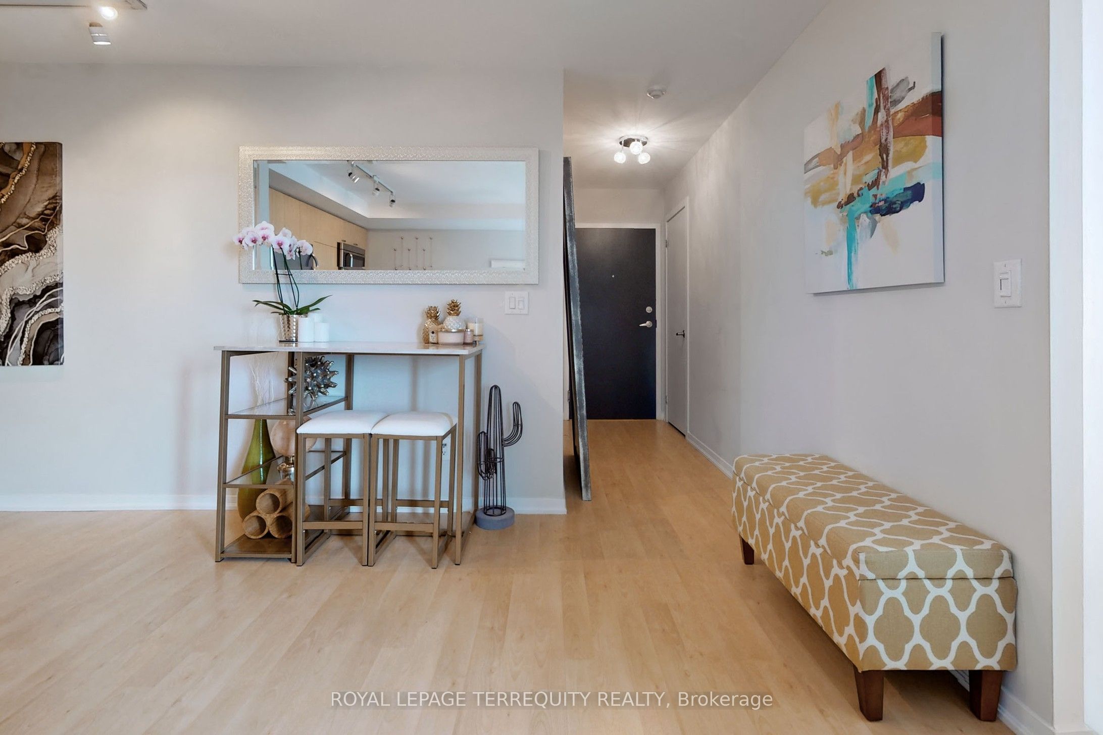 38 Joe Shuster Way 710, Toronto, ON M6K 0A5 photo 4