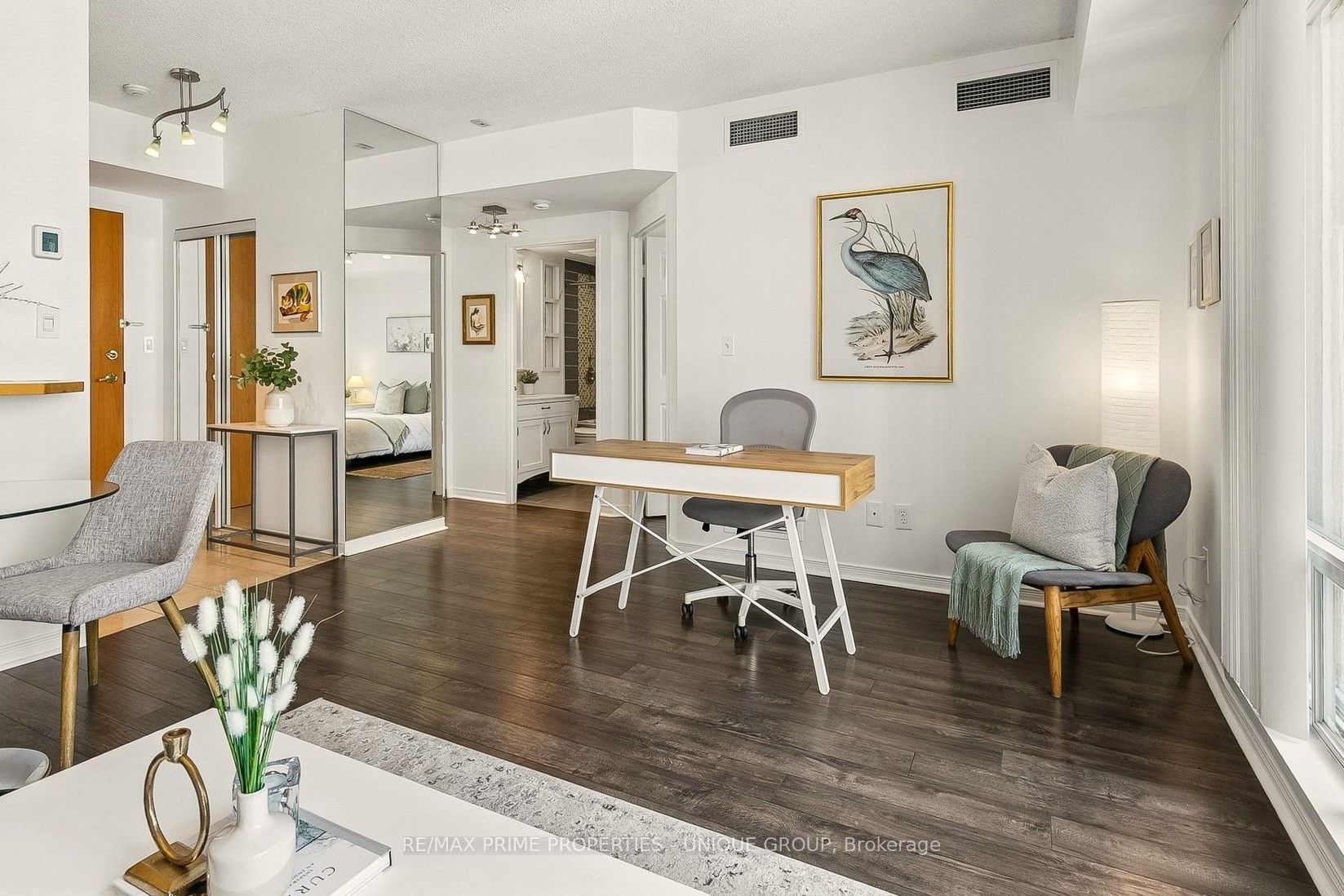99 Hayden Street 1005, Toronto, ON M4Y 3B4 photo 5