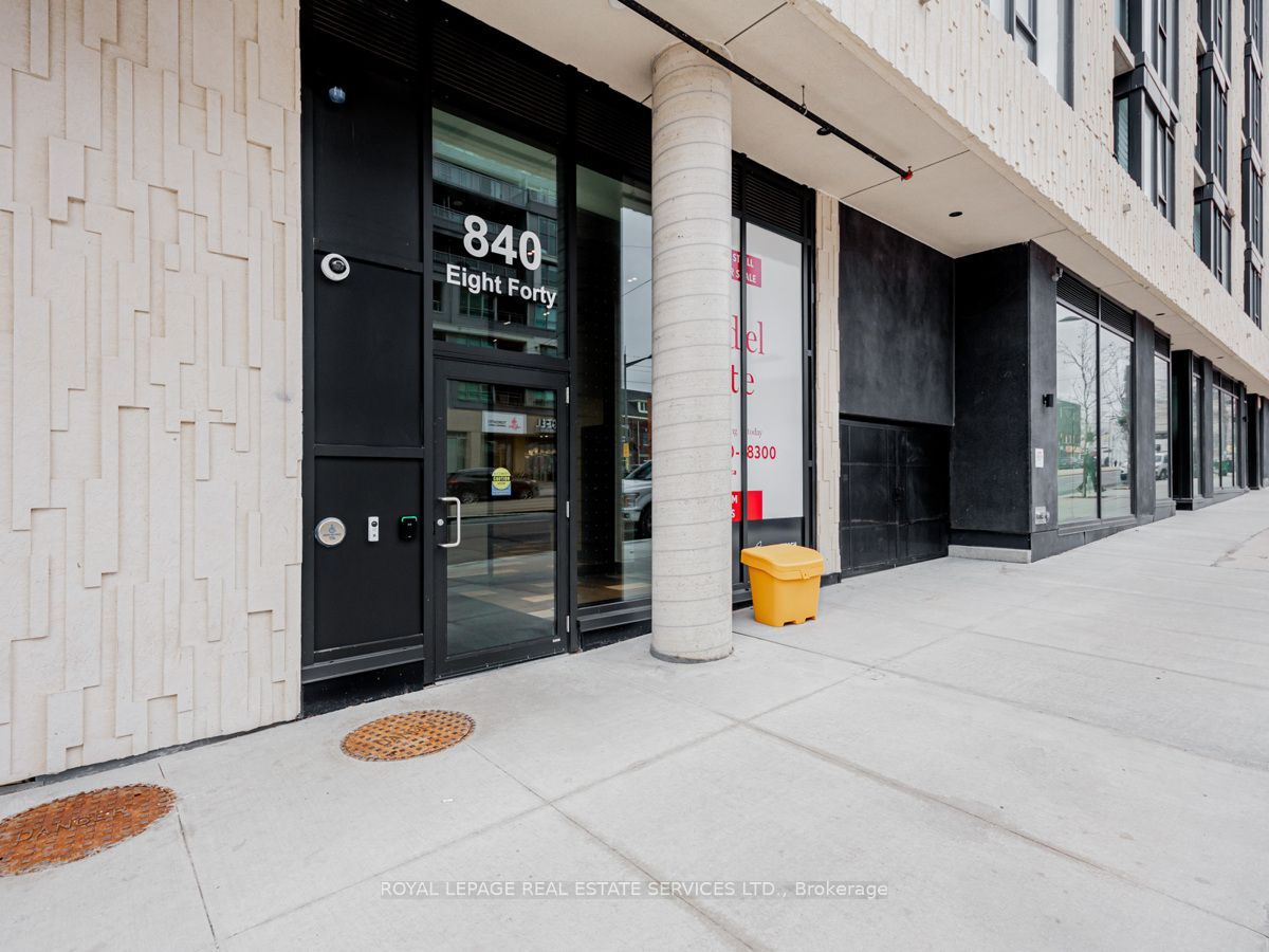840 St Clair Avenue W 311, Toronto, ON M6C 0A4 photo 2