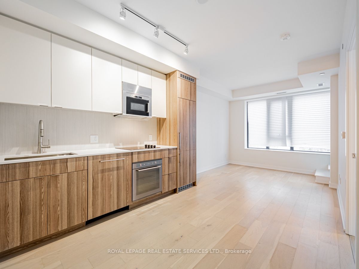 840 St Clair Avenue W 311, Toronto, ON M6C 0A4 photo 4