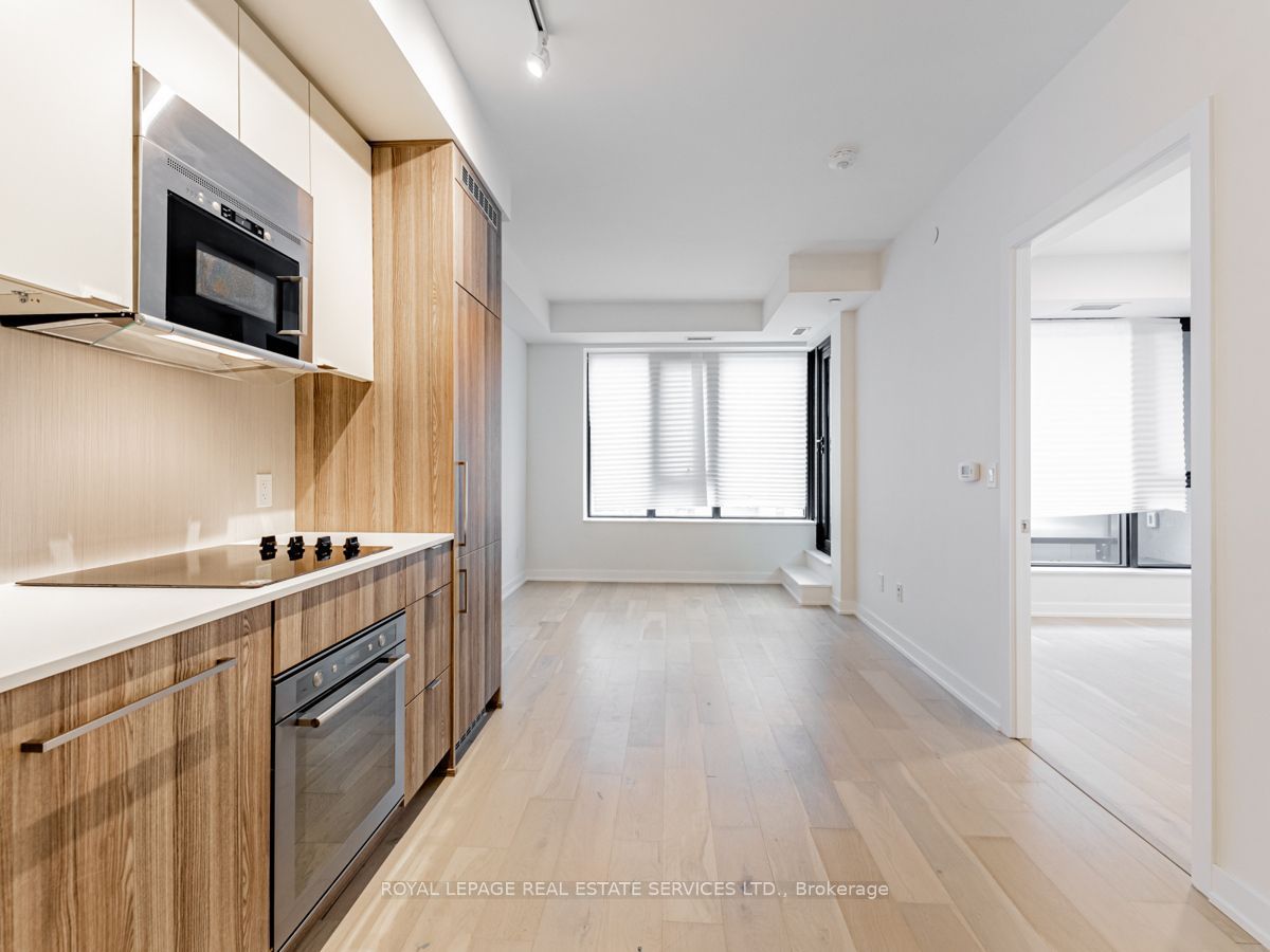 840 St Clair Avenue W 311, Toronto, ON M6C 0A4 photo 5